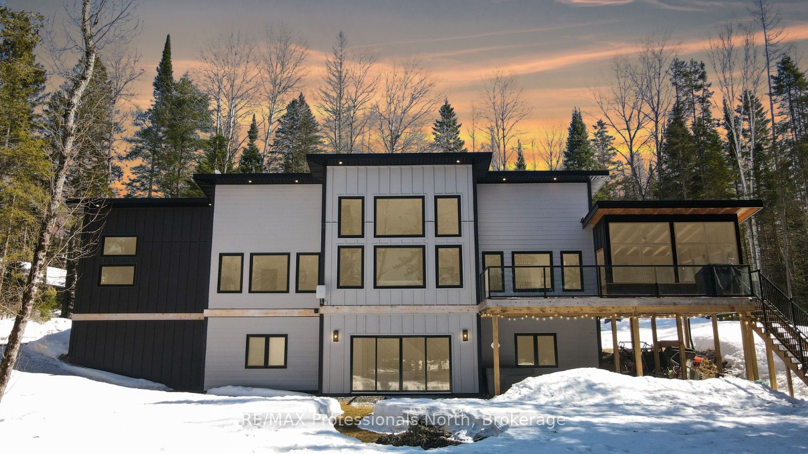 1086 Stothart Creek Road Property Photo