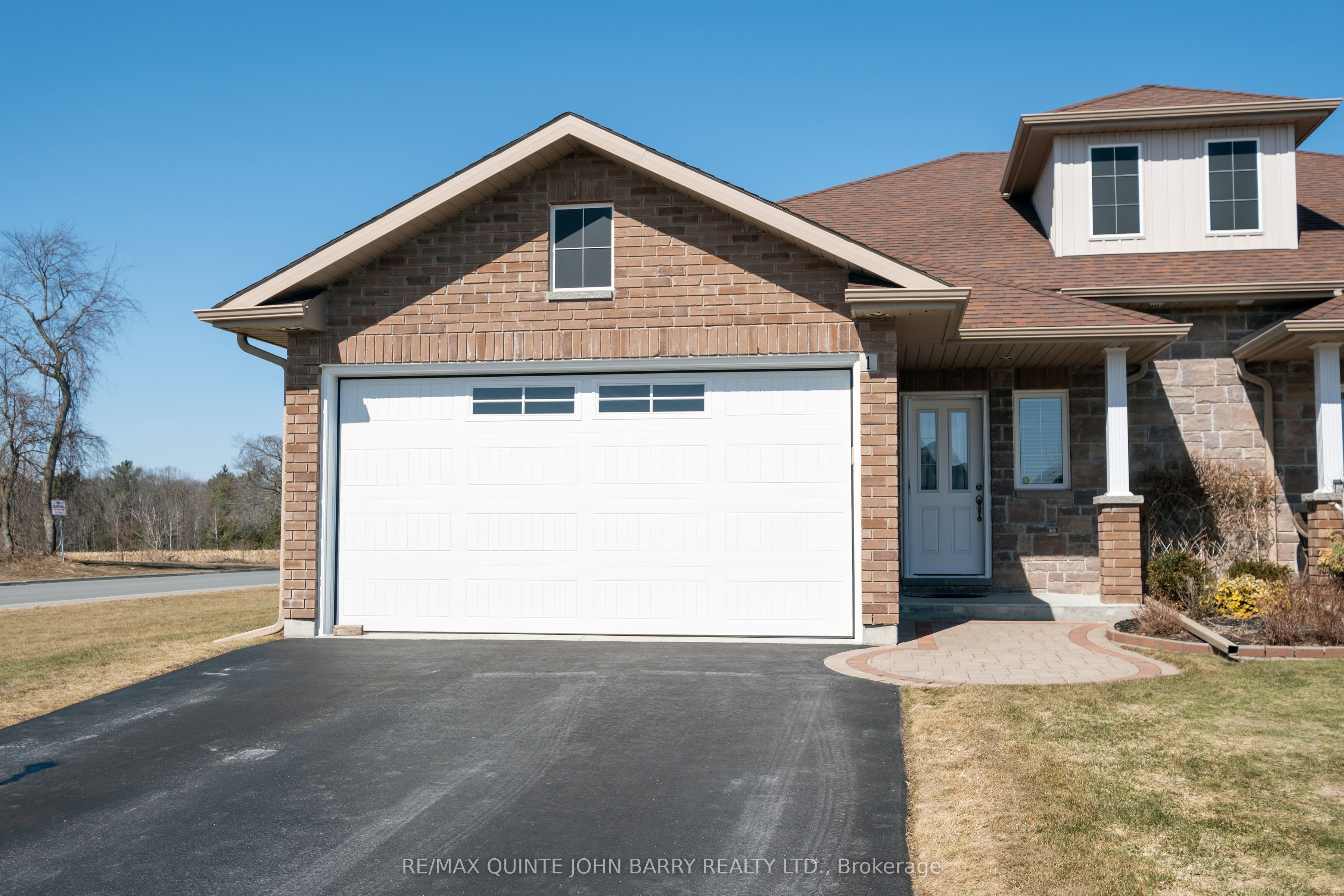 1 Mcintosh Cres Property Photo