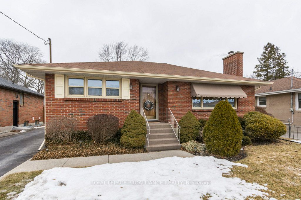 82 Crestview Avenue Property Photo