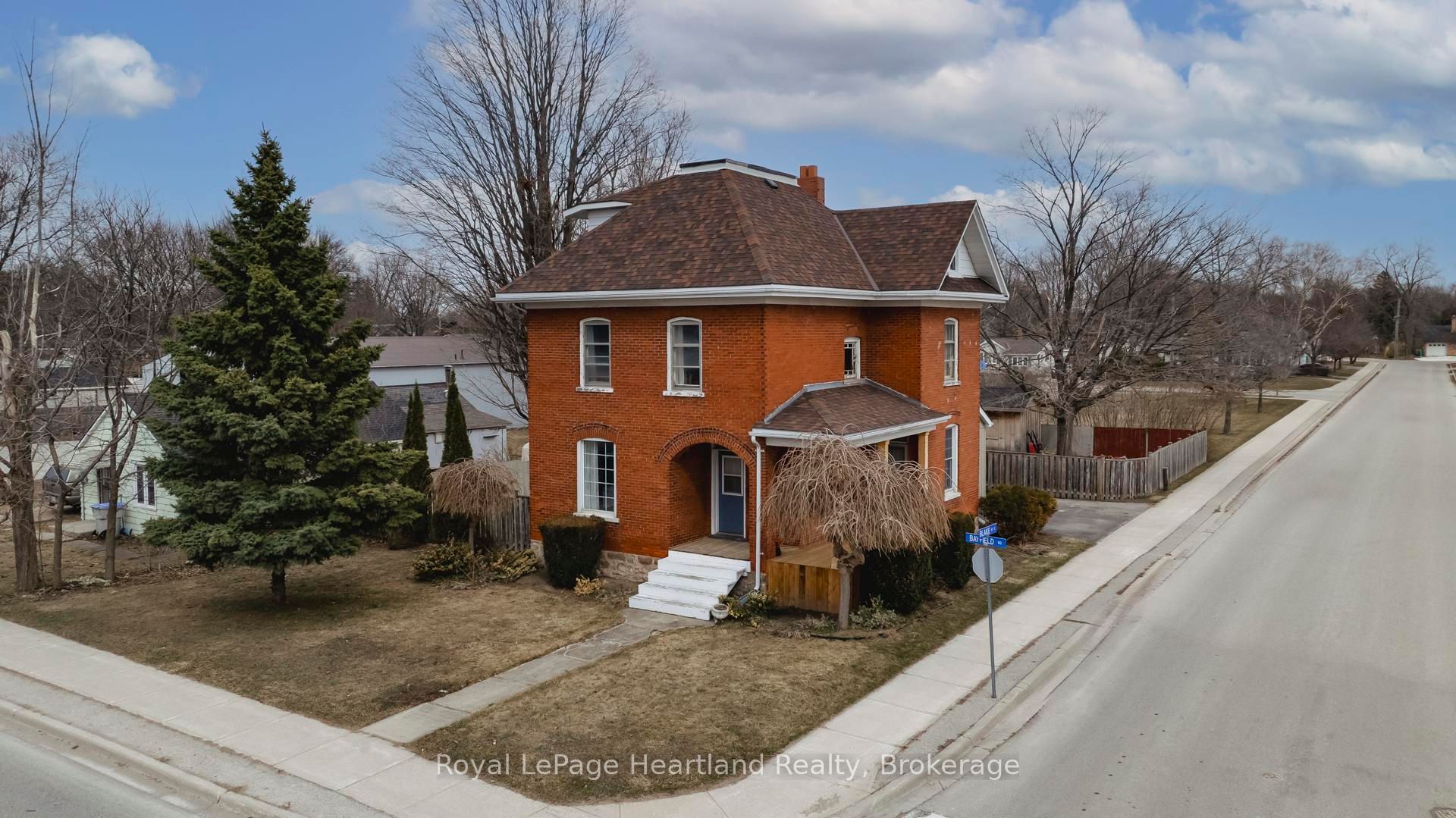 221 Bayfield Road Property Photo