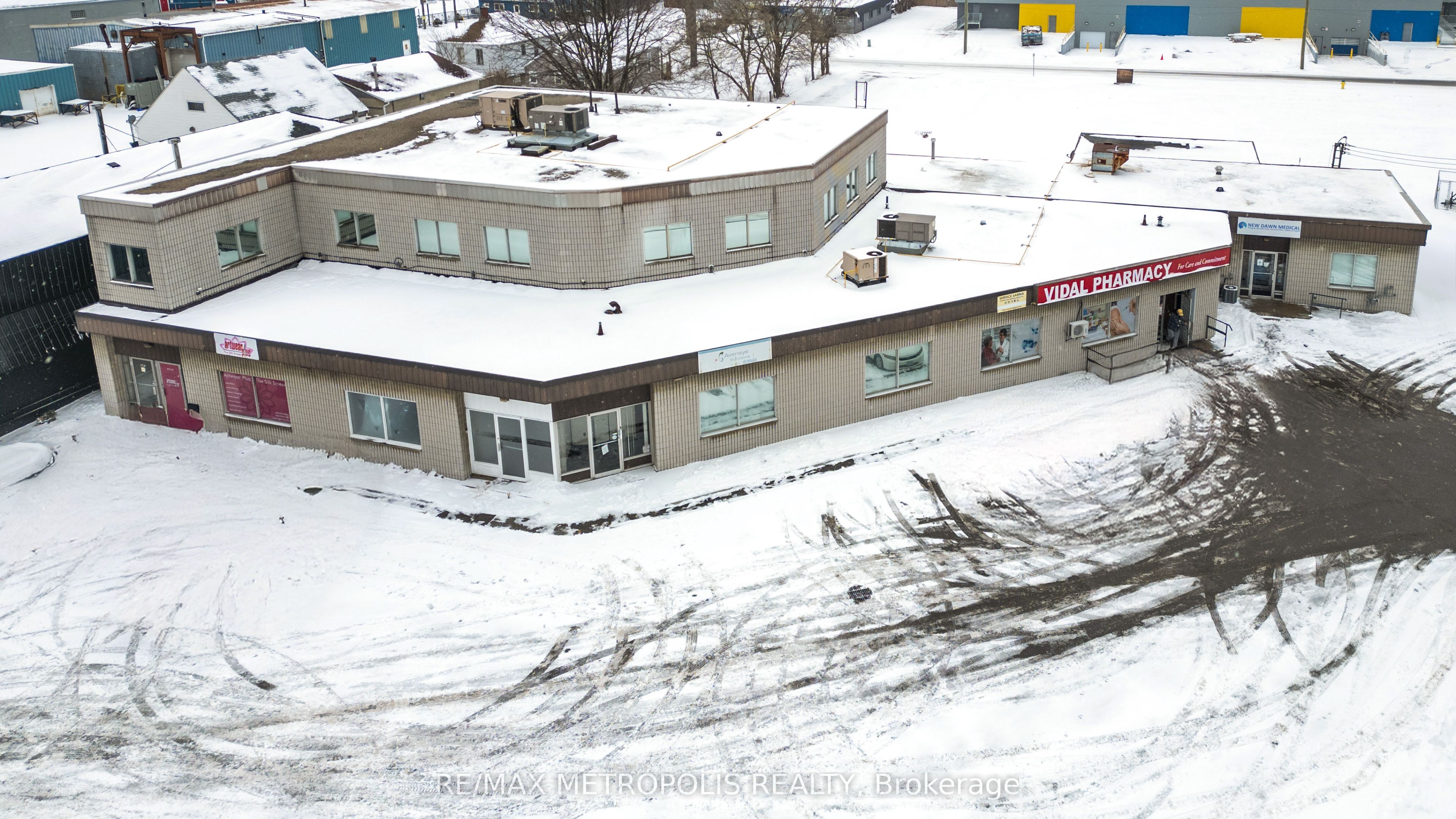 #b - 373 Vidal Street Property Photo 2