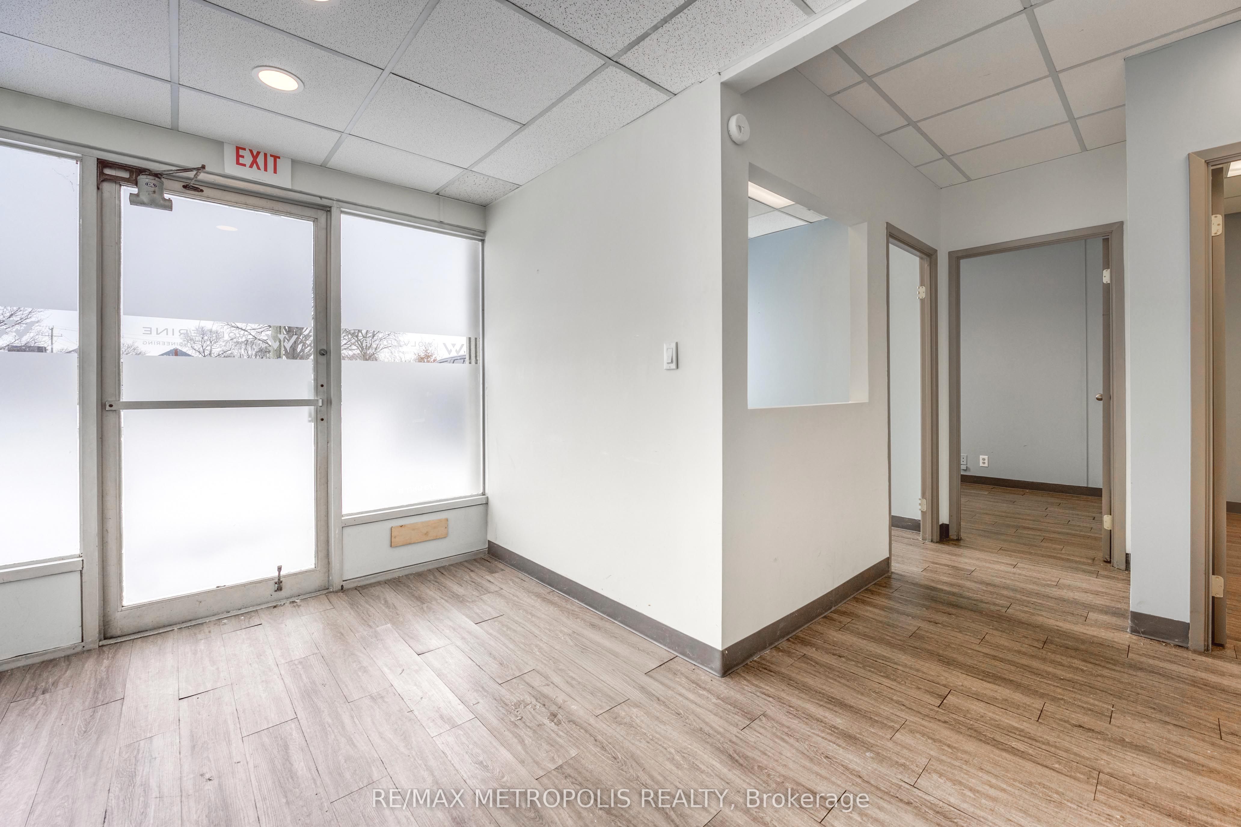 #b - 373 Vidal Street Property Photo 4
