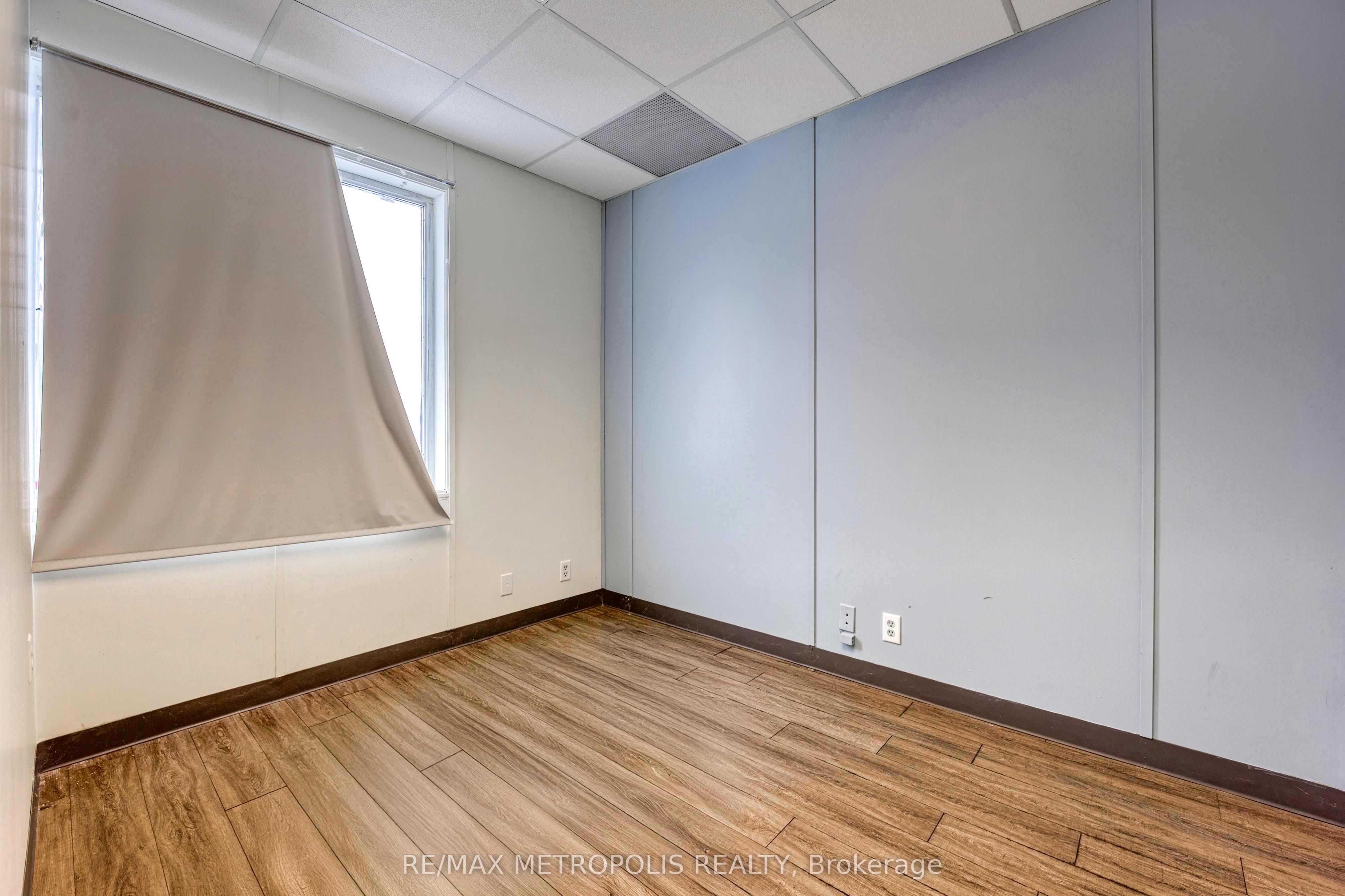 #b - 373 Vidal Street Property Photo 6