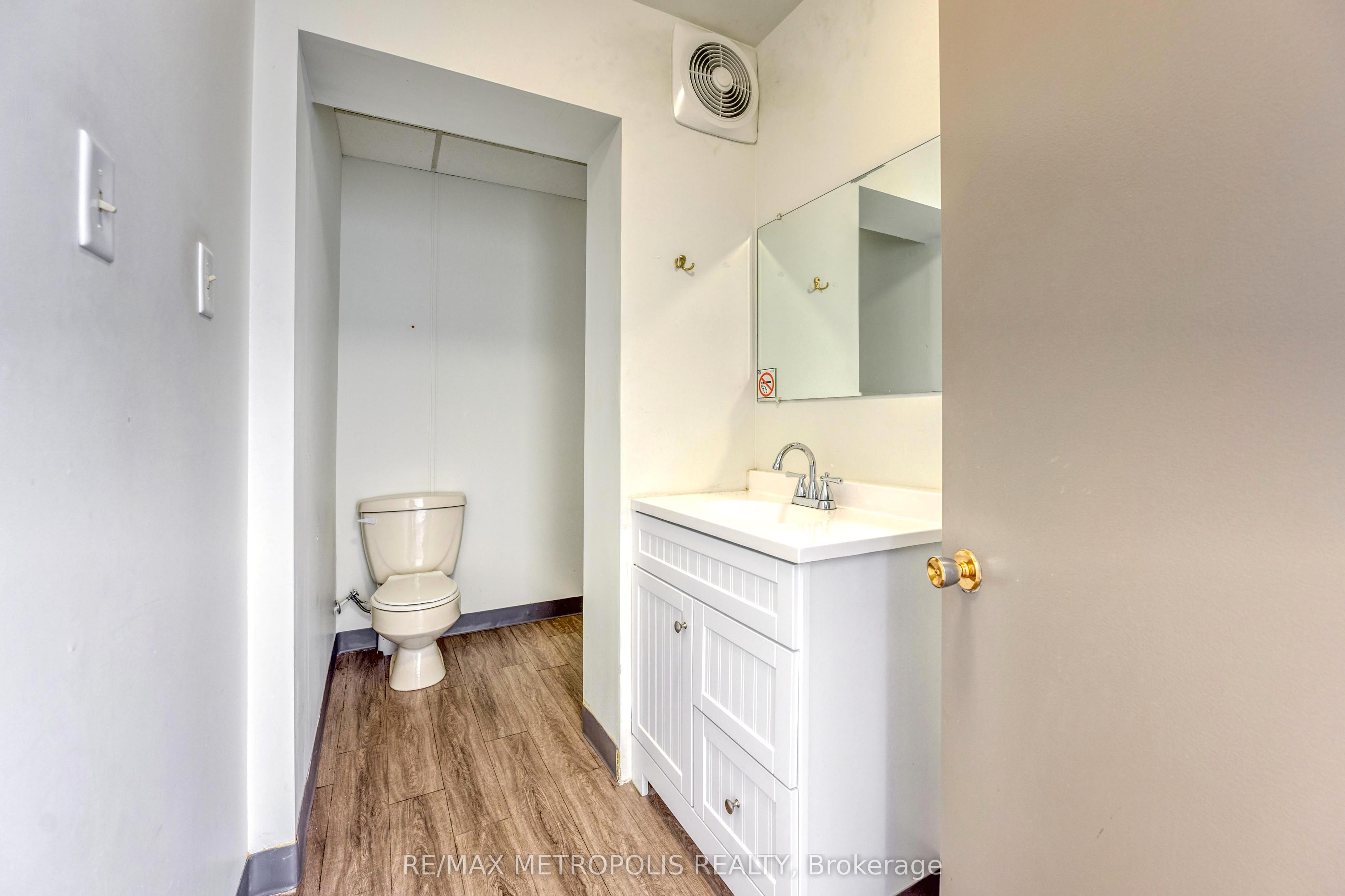 #b - 373 Vidal Street Property Photo 8
