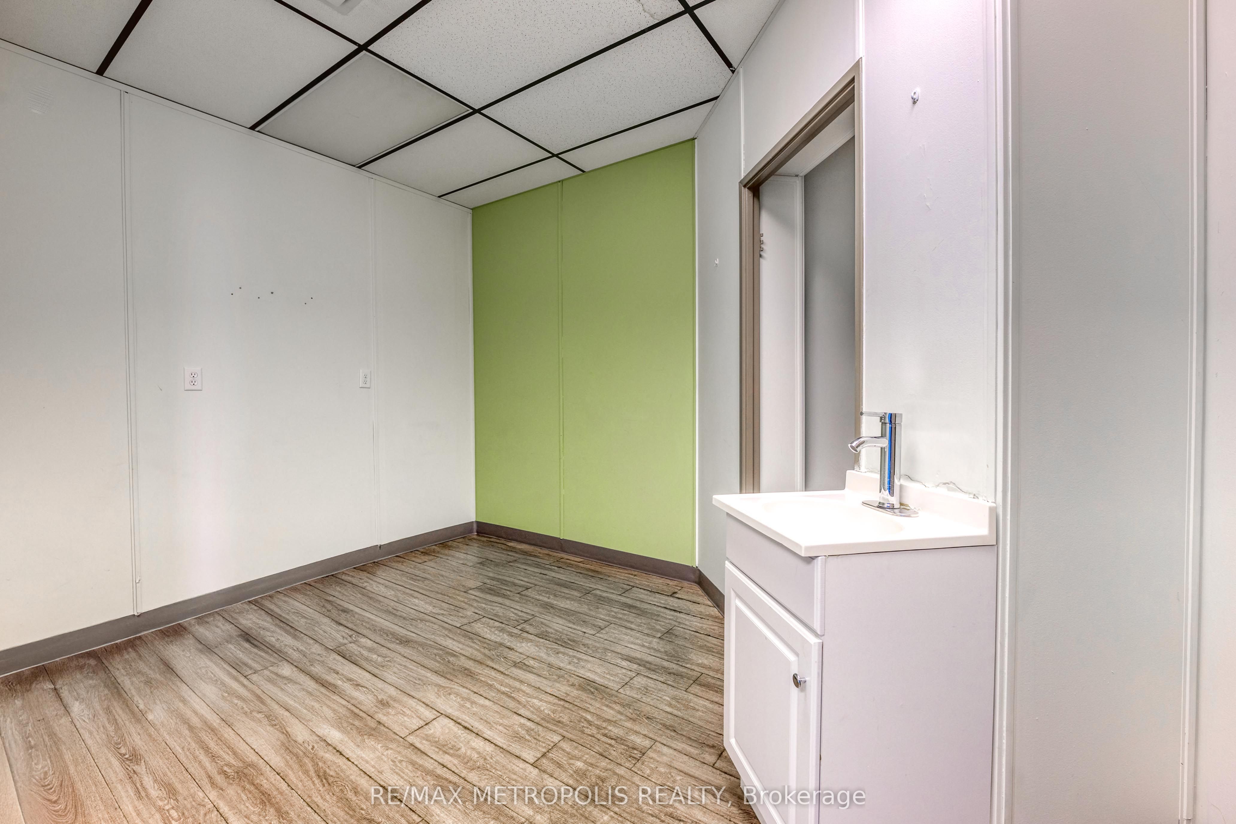 #b - 373 Vidal Street Property Photo 15