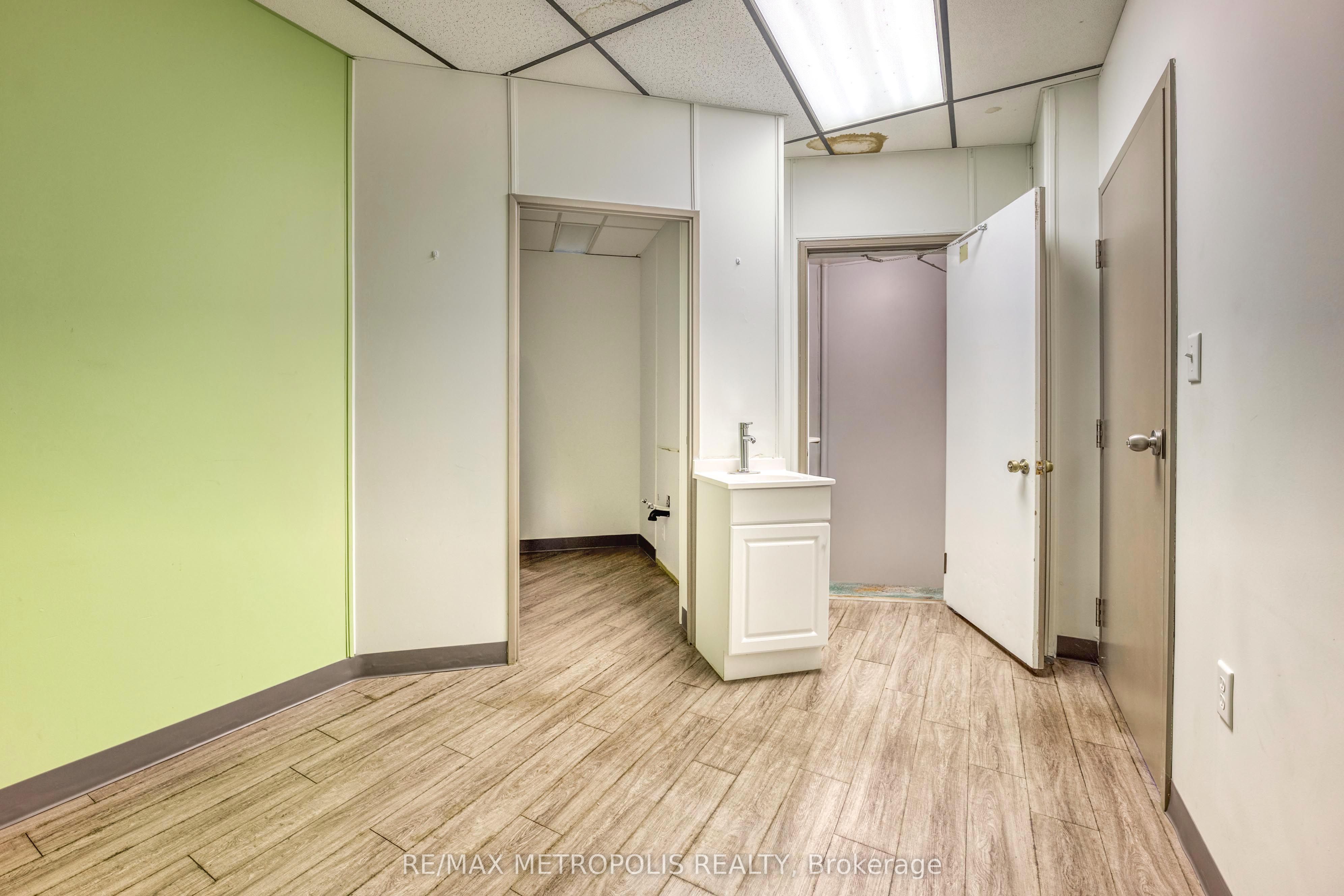 #b - 373 Vidal Street Property Photo 16