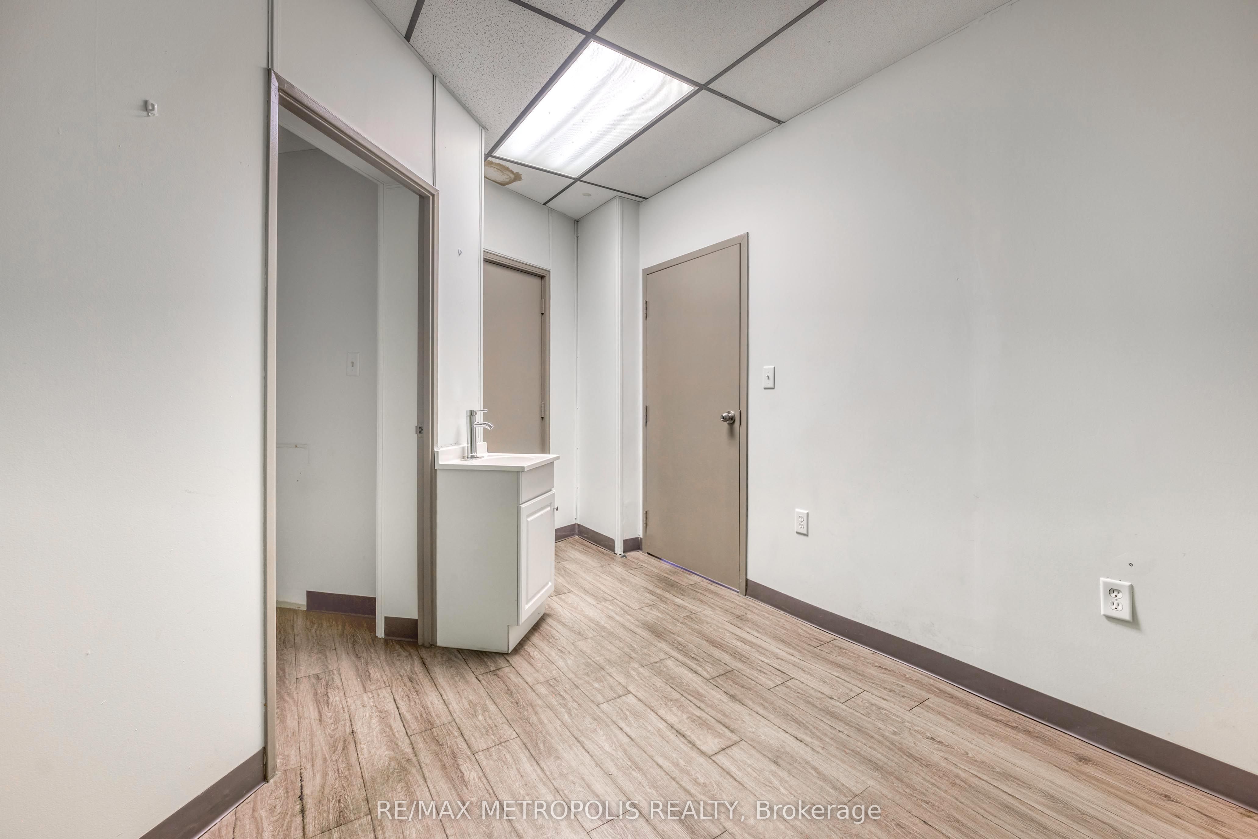 #b - 373 Vidal Street Property Photo 17