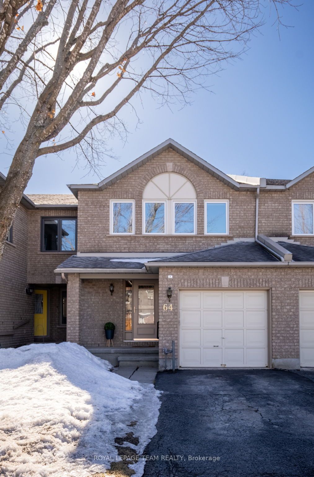 64 Westpointe Crescent Property Photo