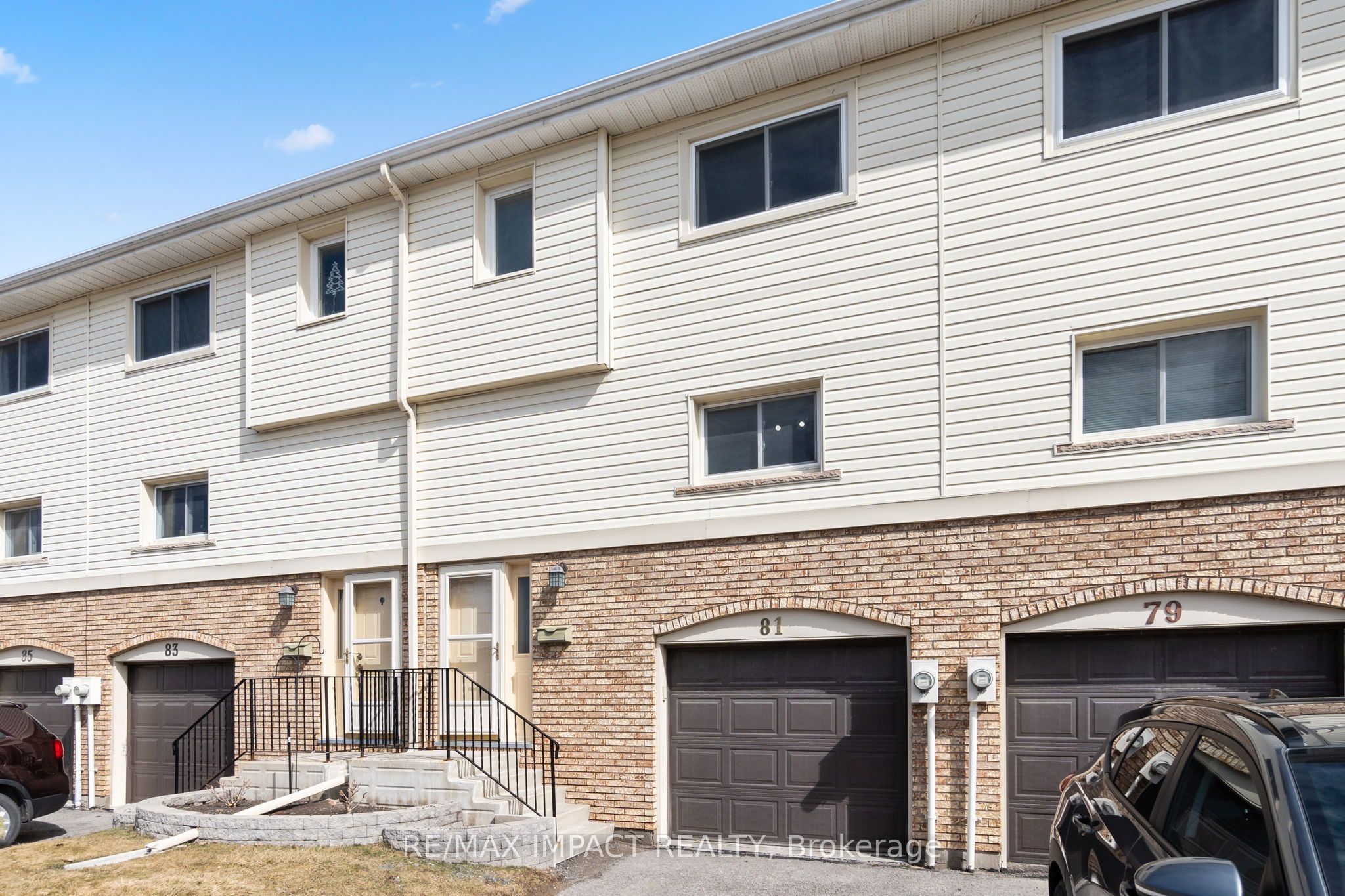 #11 - 81 Dunnett Boulevard Property Photo