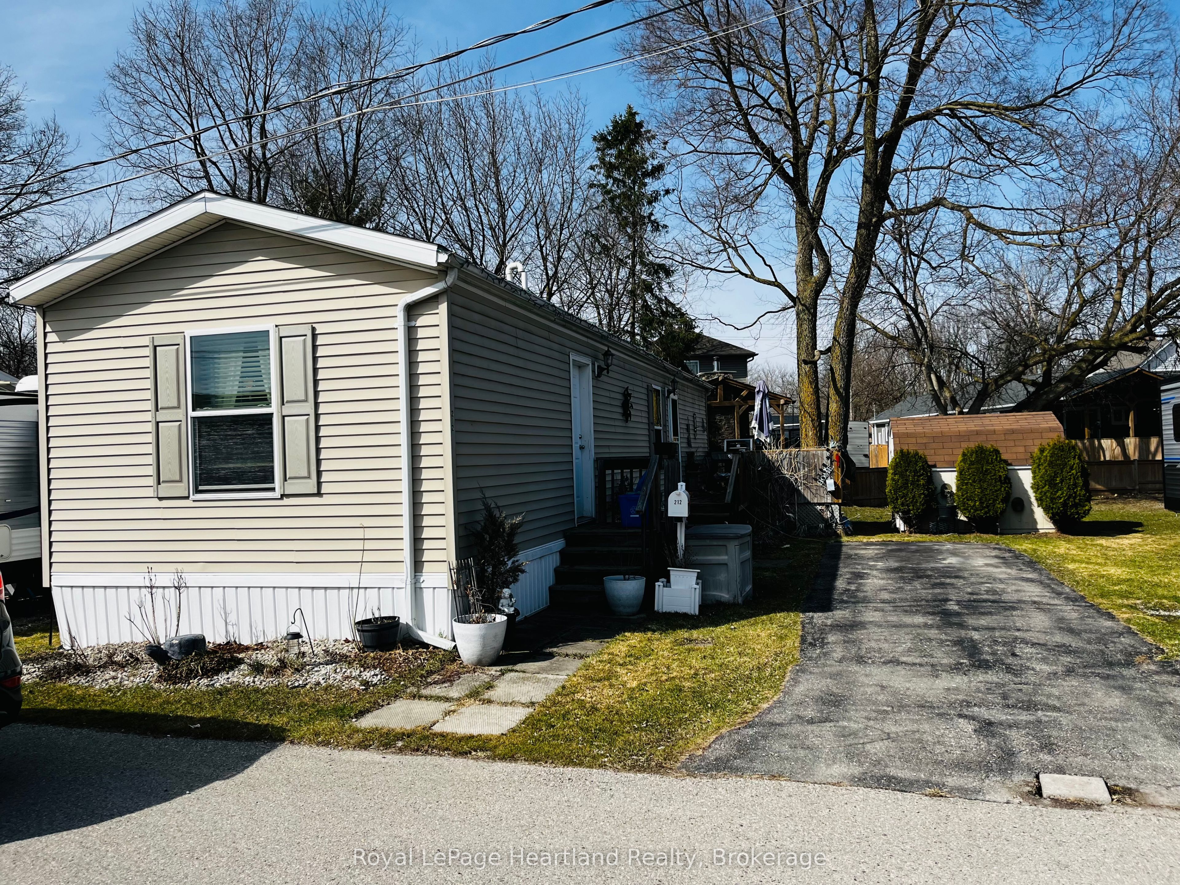 #212 - 198 Springbank Drive Property Photo
