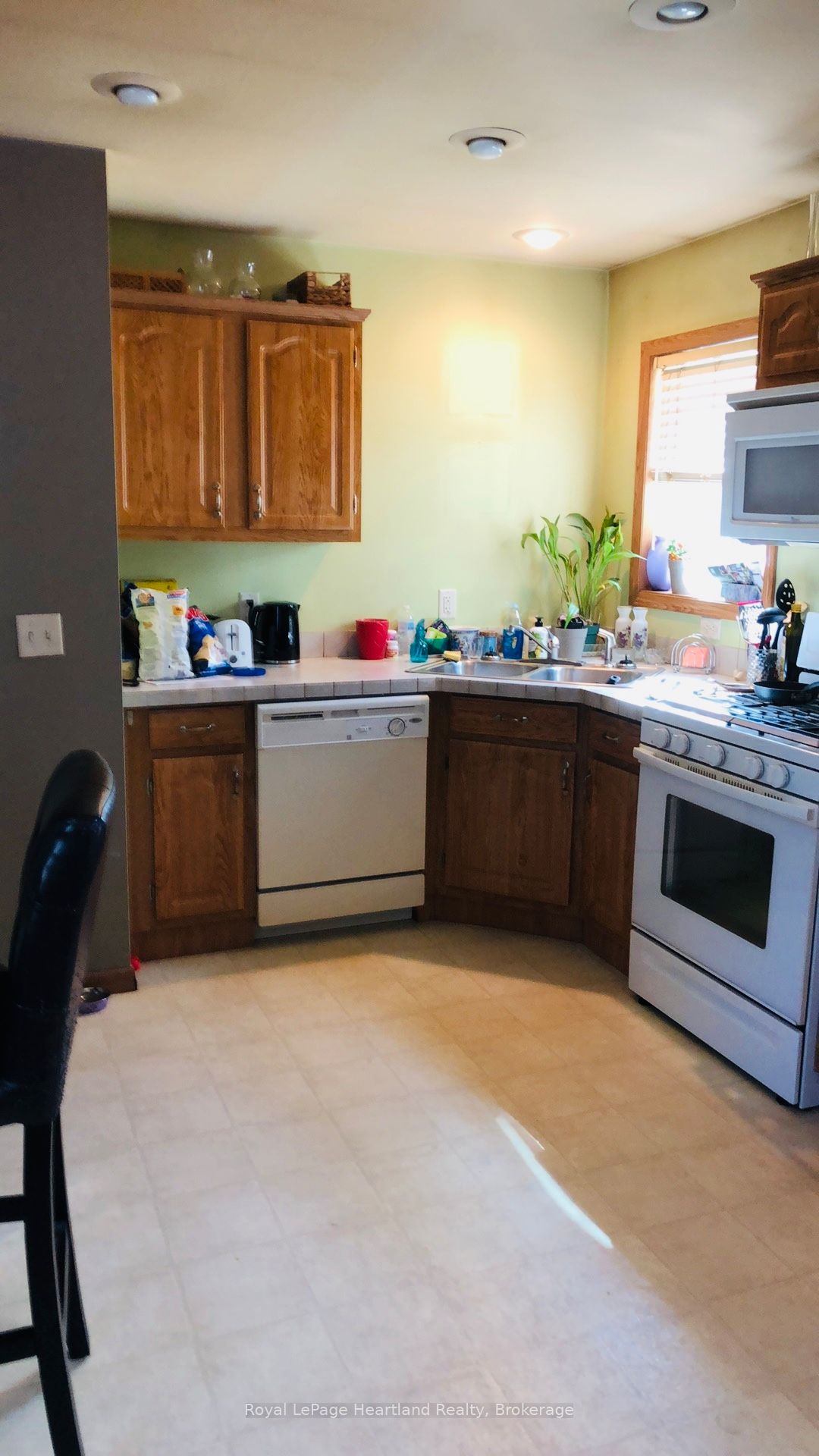 #212 - 198 Springbank Drive Property Photo 5