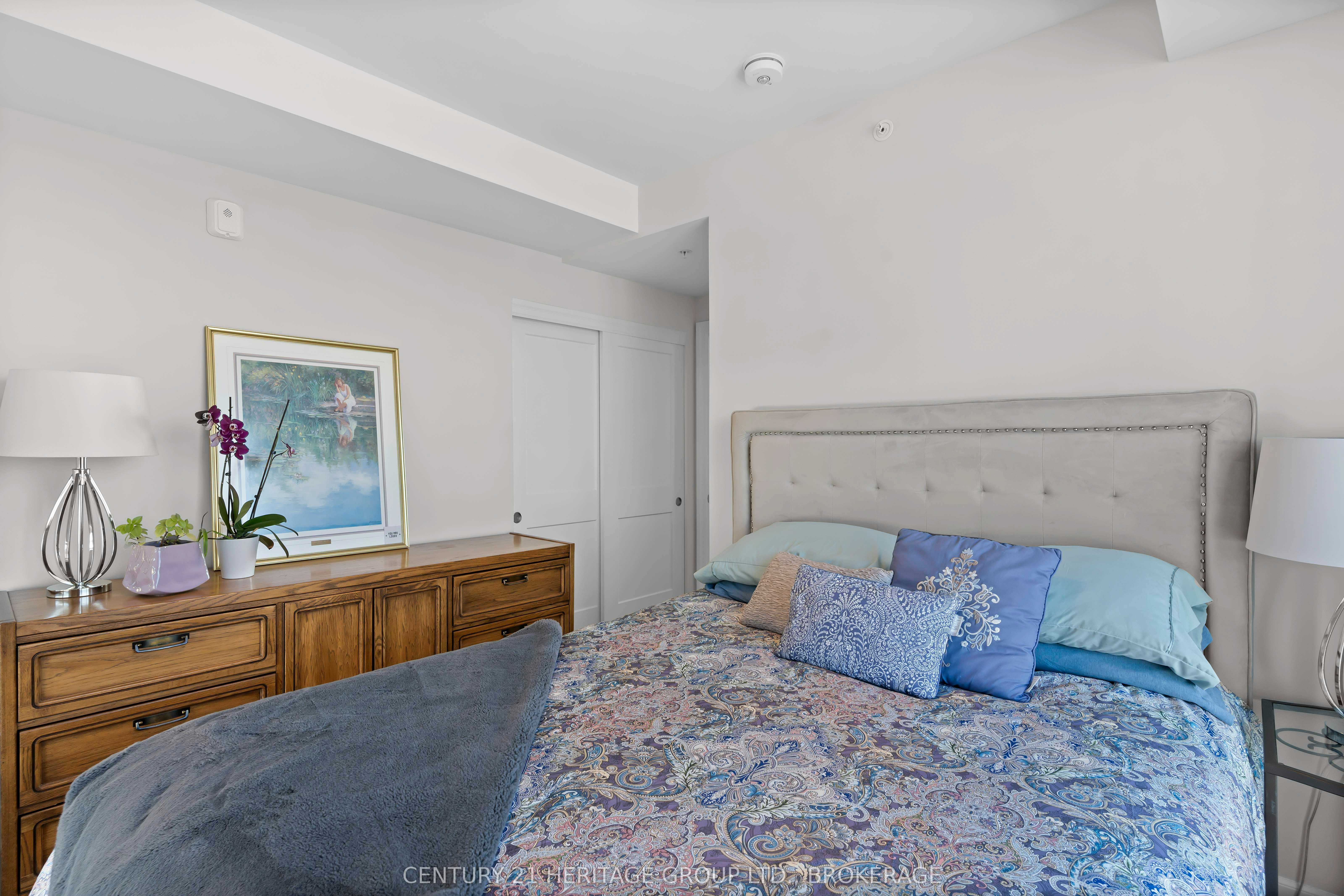 129b South Street 321 Property Photo 41