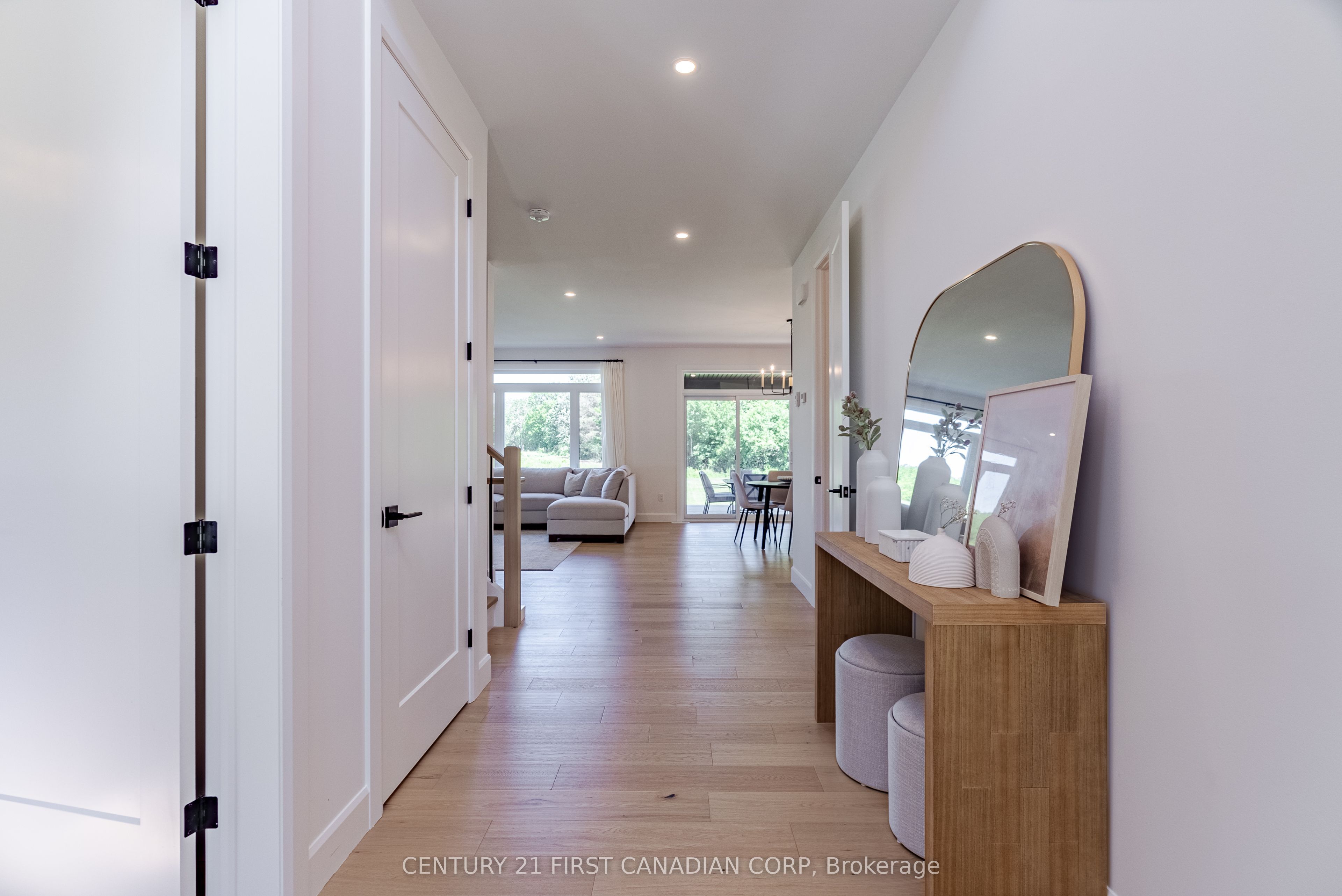 90 Queen Street Property Photo 4