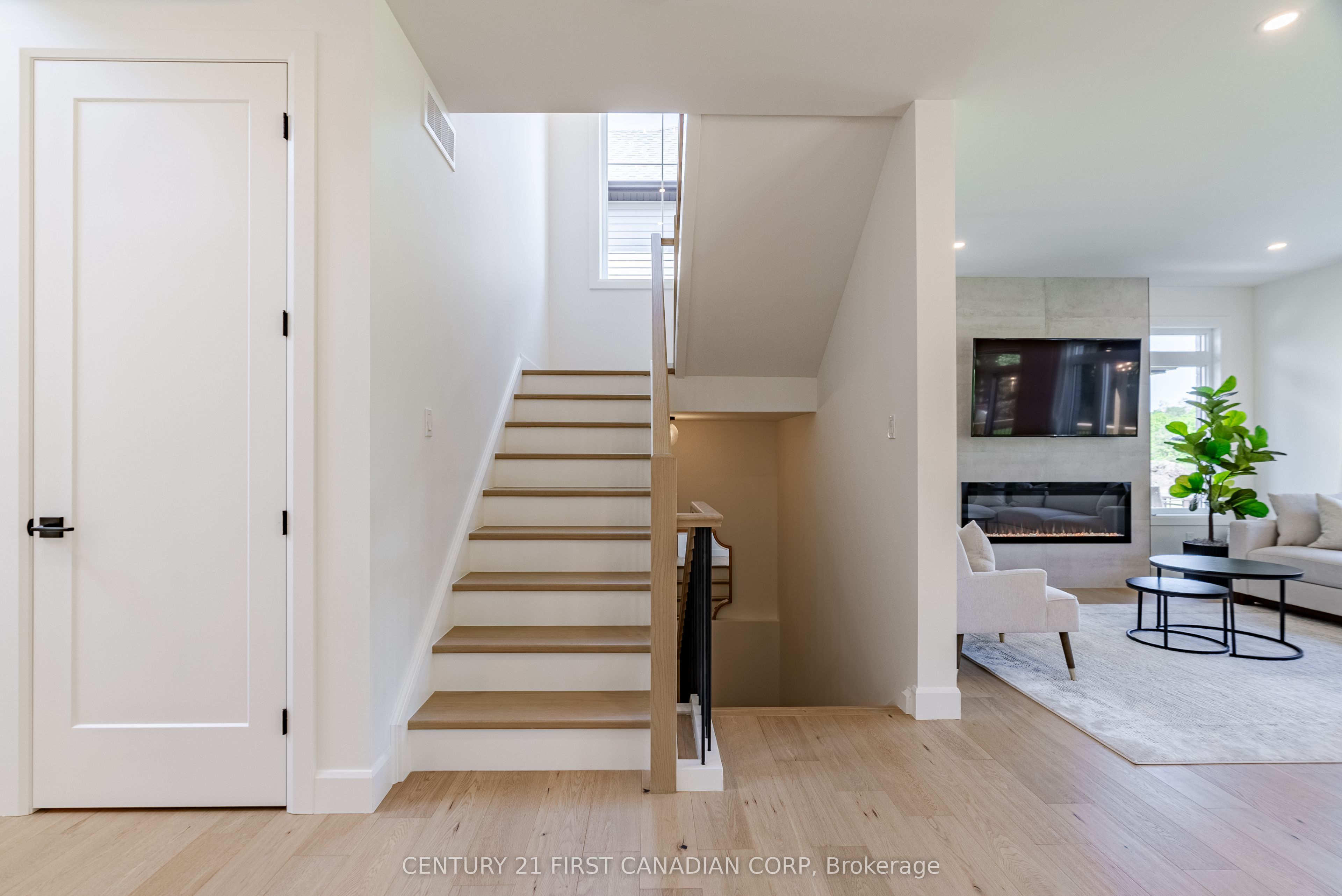 90 Queen Street Property Photo 7