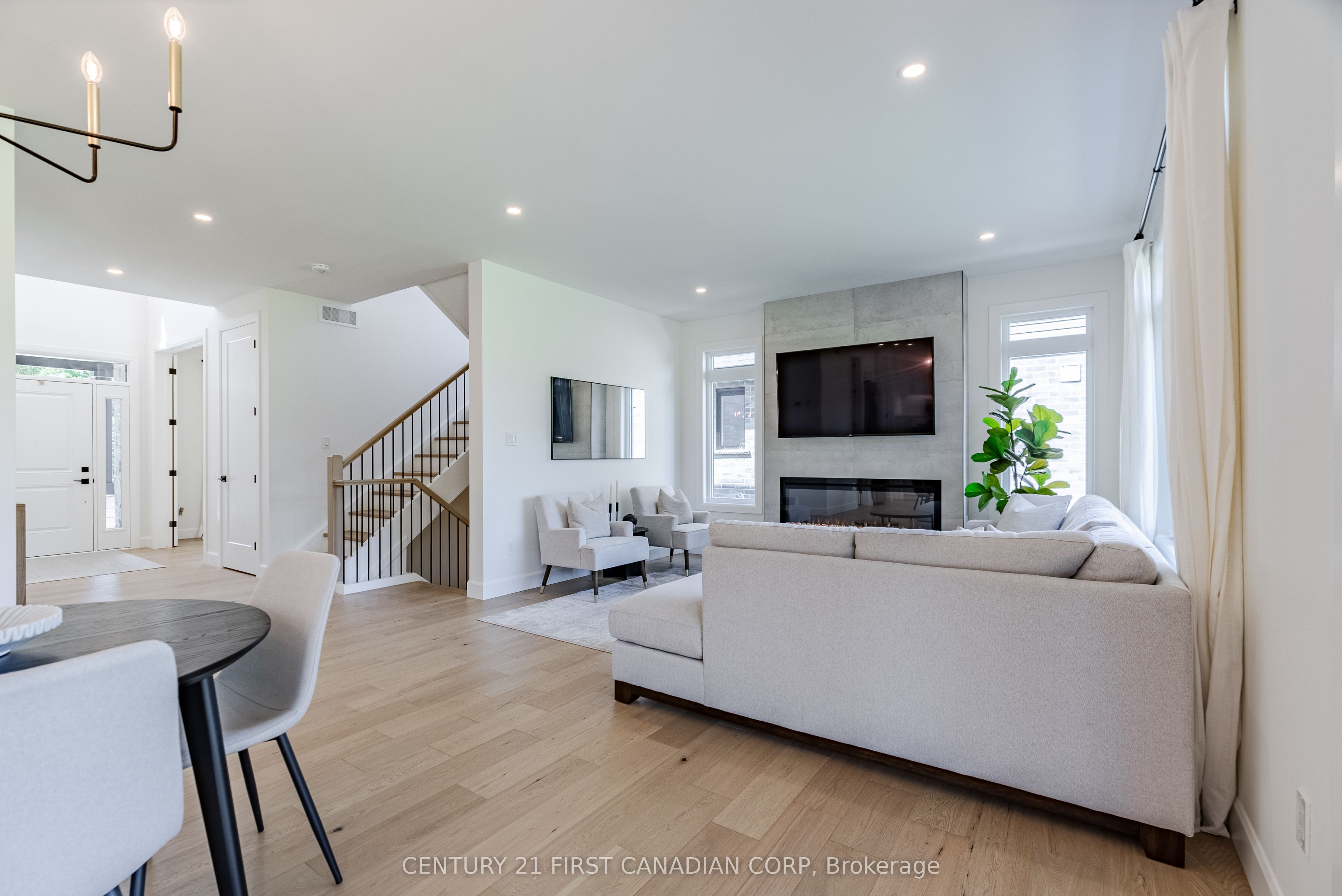 90 Queen Street Property Photo 10