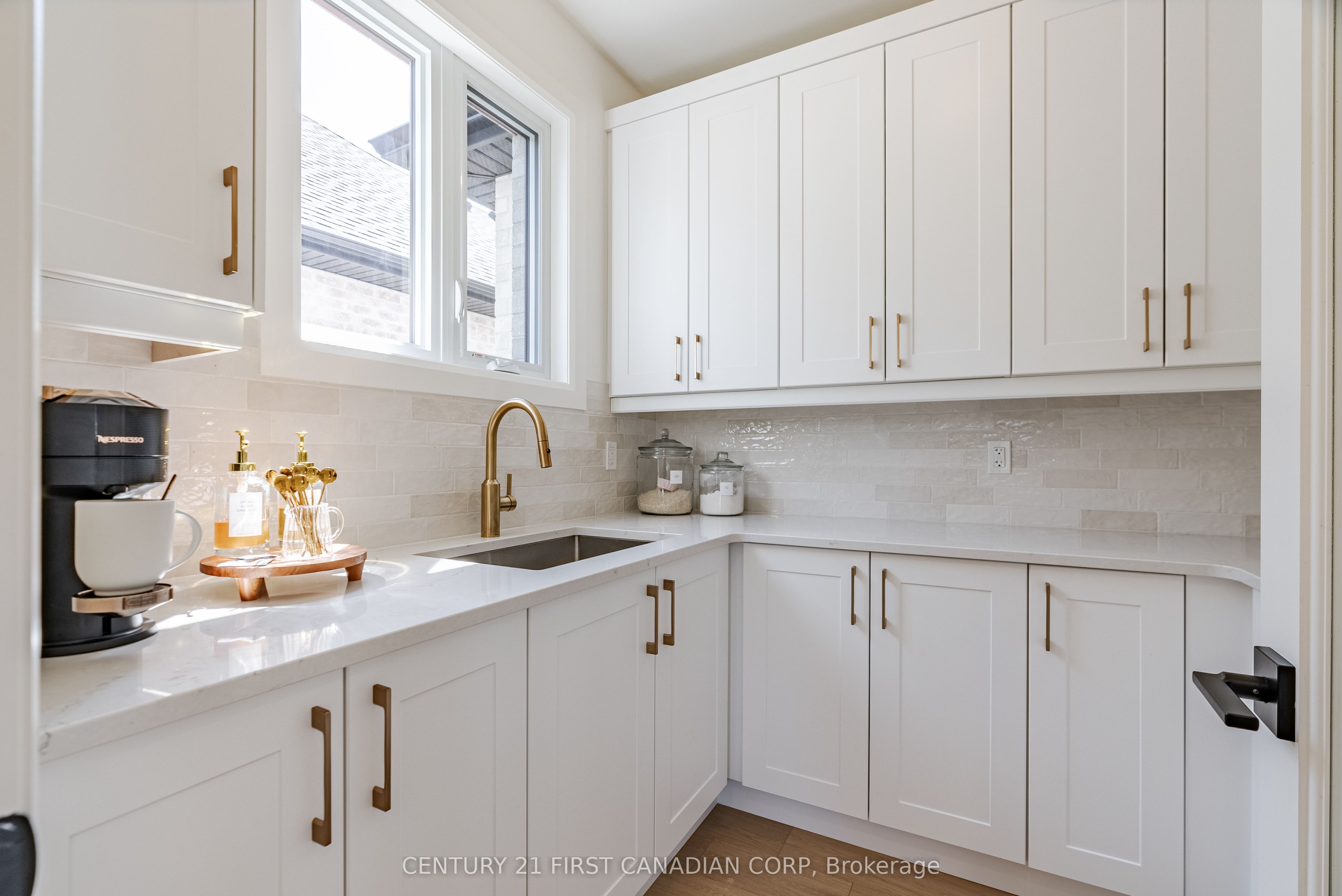 90 Queen Street Property Photo 17