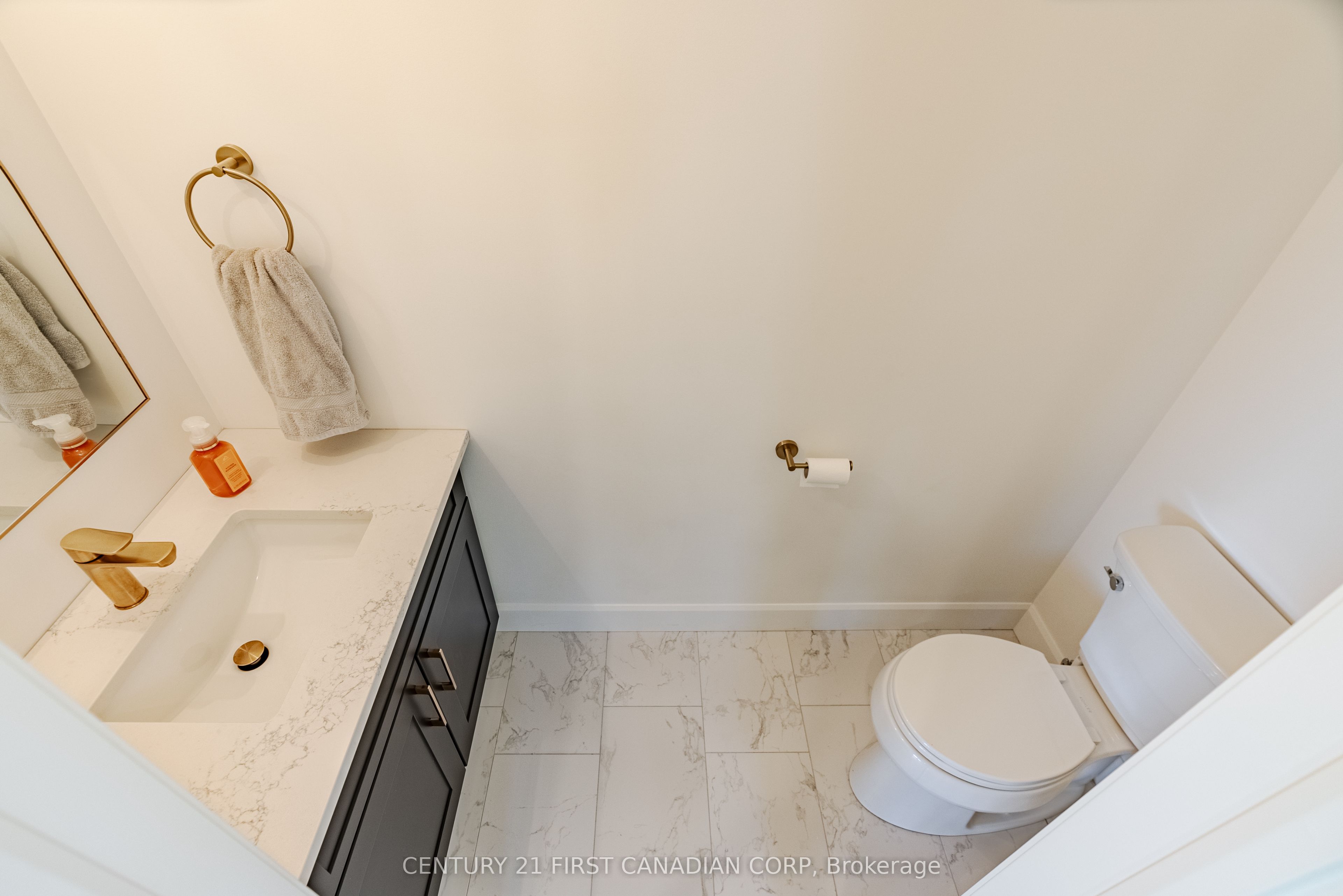 90 Queen Street Property Photo 22
