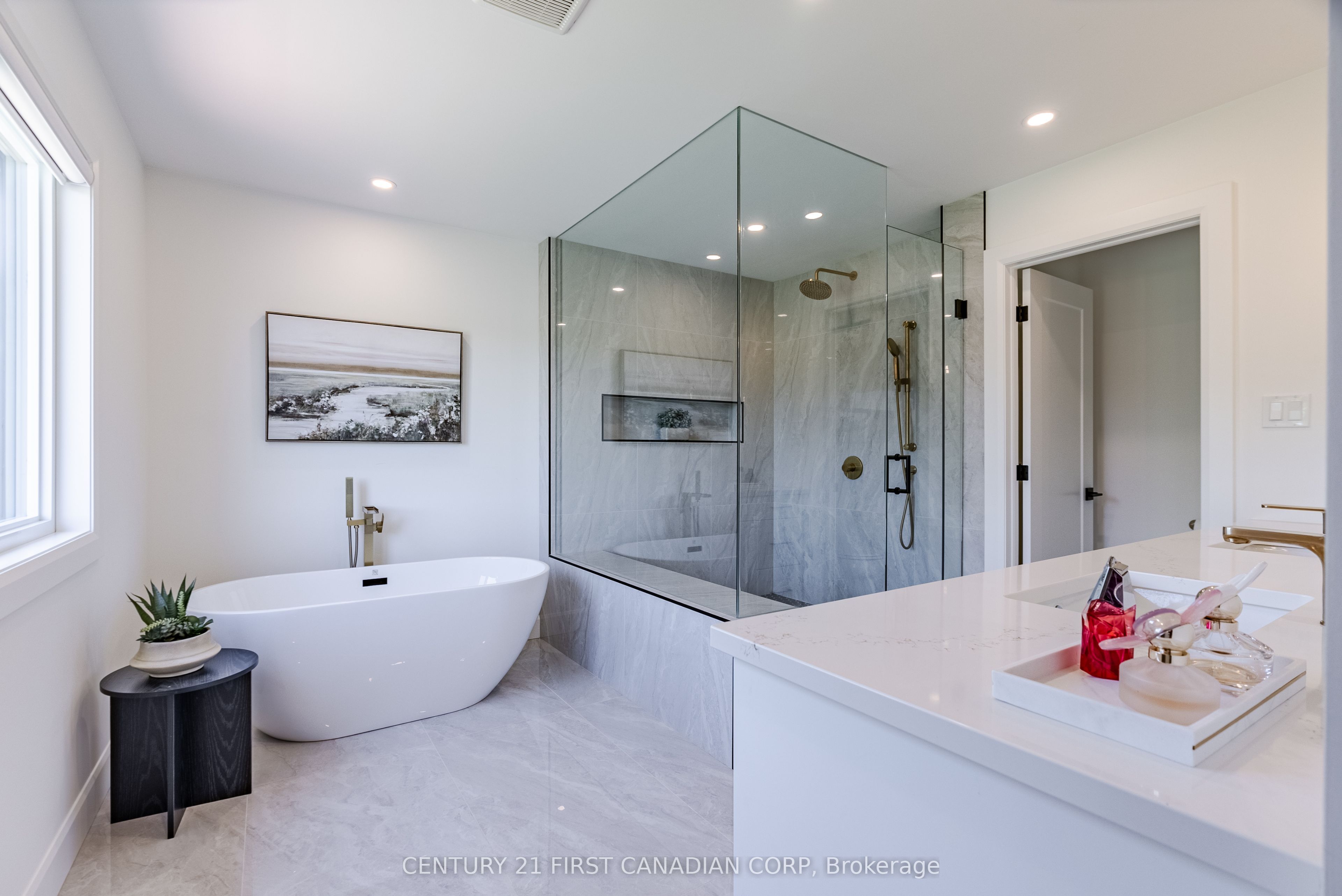 90 Queen Street Property Photo 29