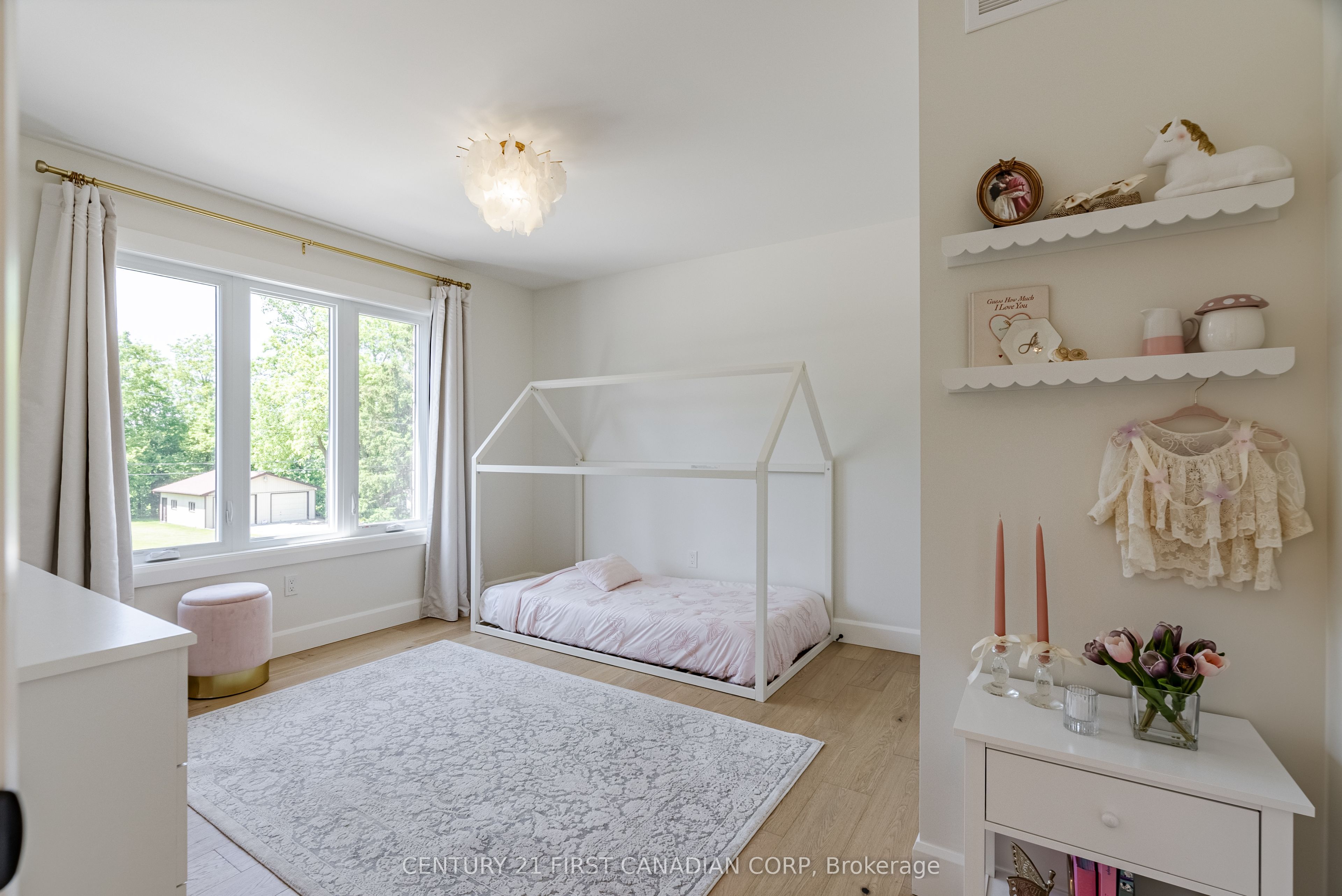90 Queen Street Property Photo 32