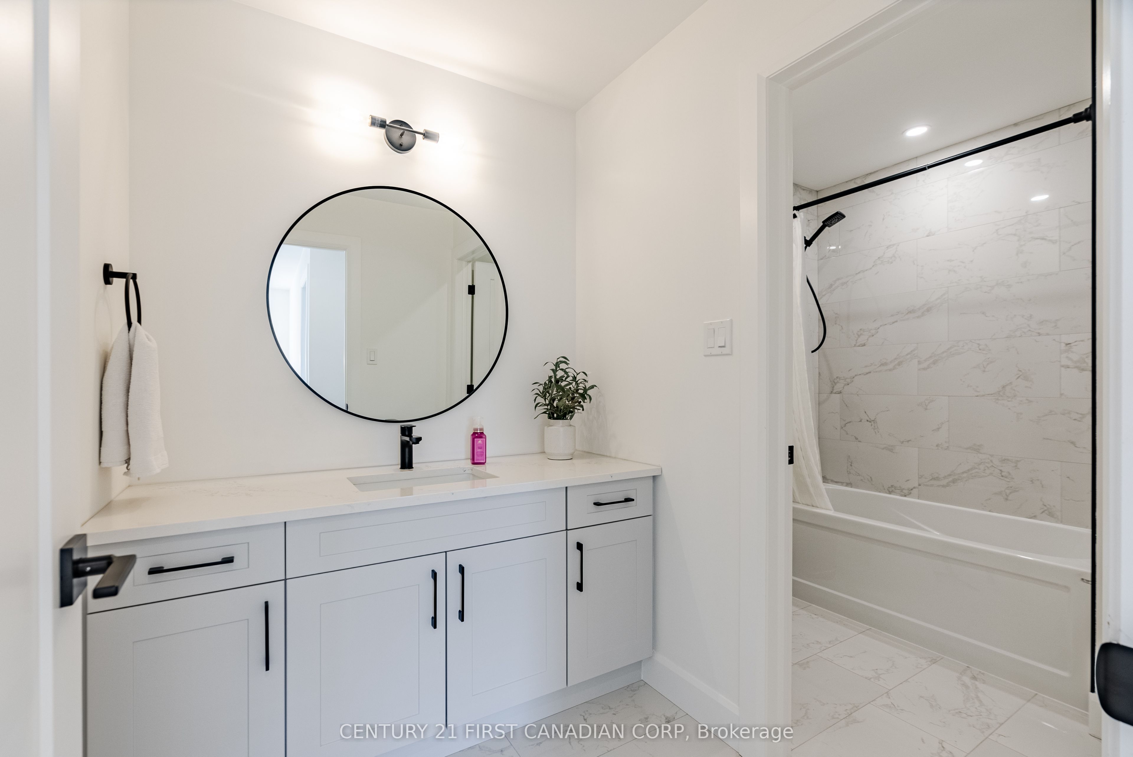 90 Queen Street Property Photo 36