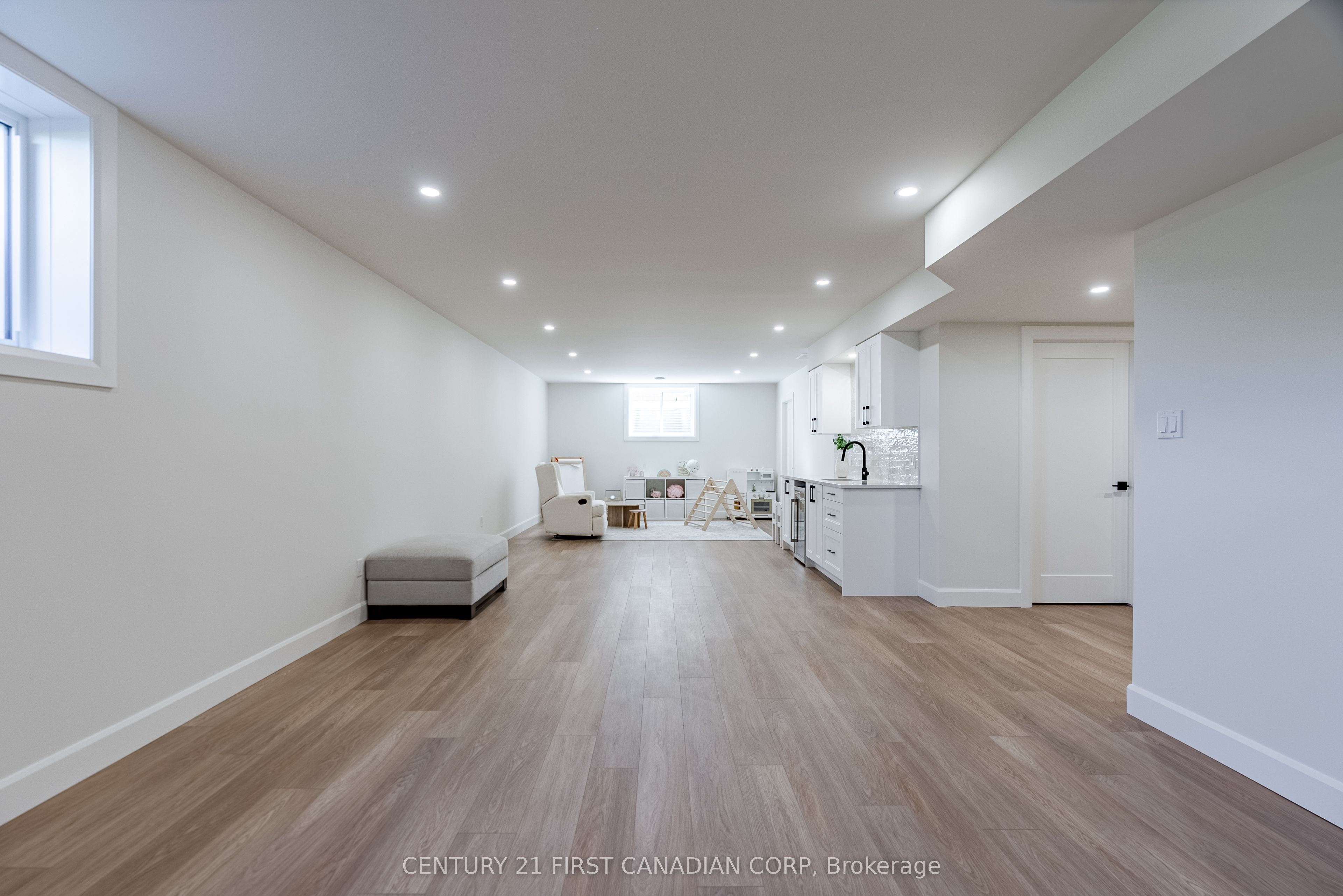 90 Queen Street Property Photo 40
