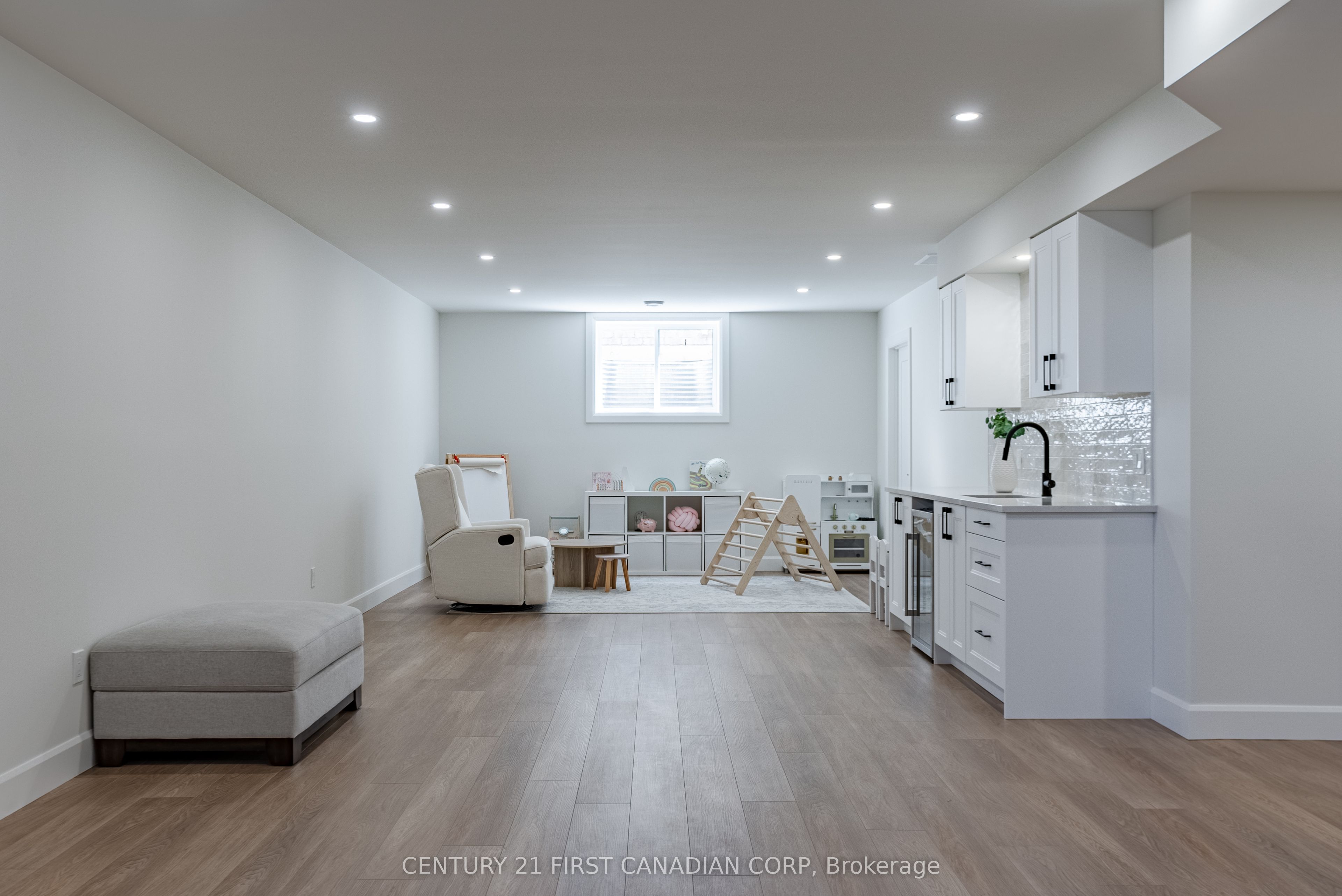 90 Queen Street Property Photo 41