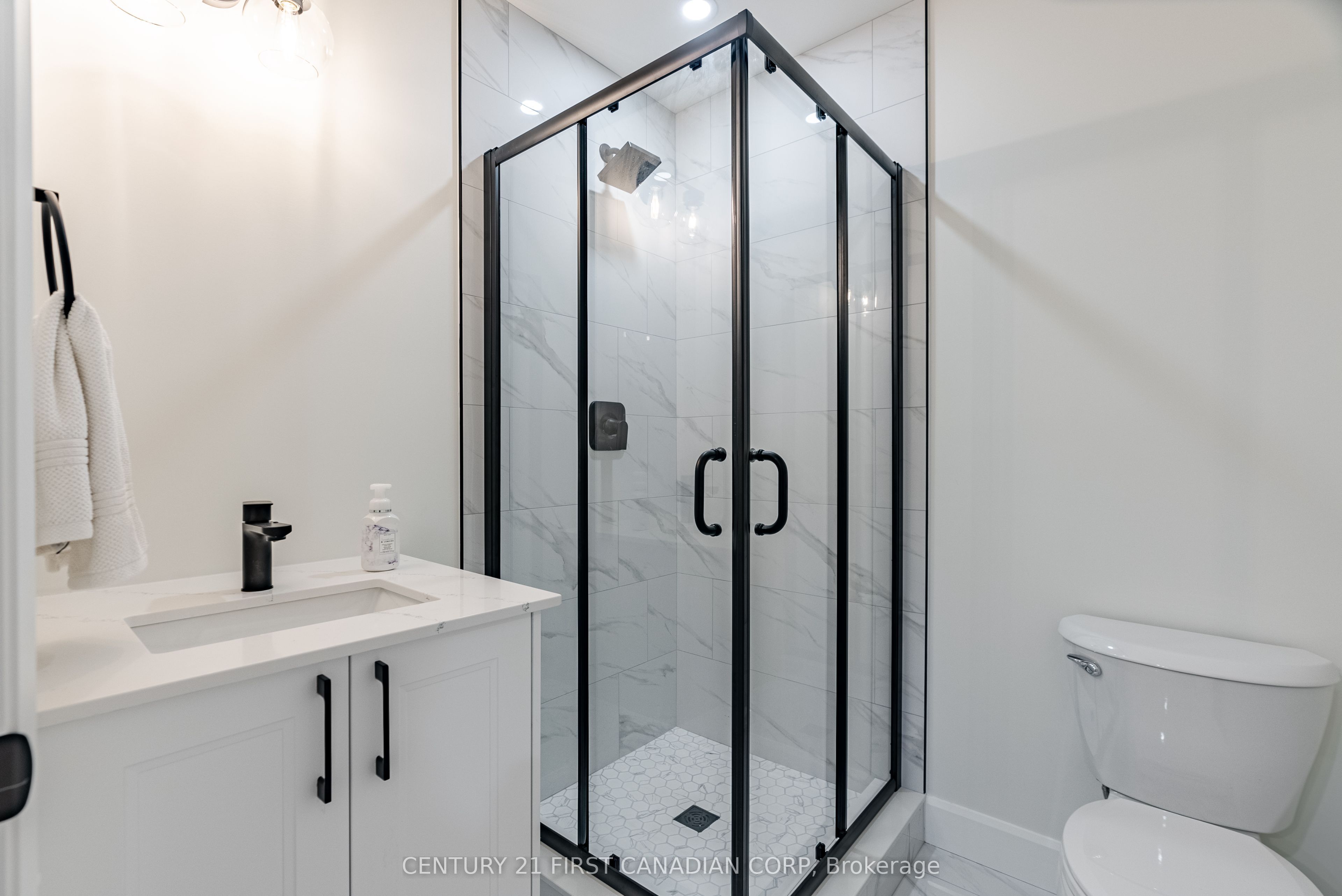90 Queen Street Property Photo 44