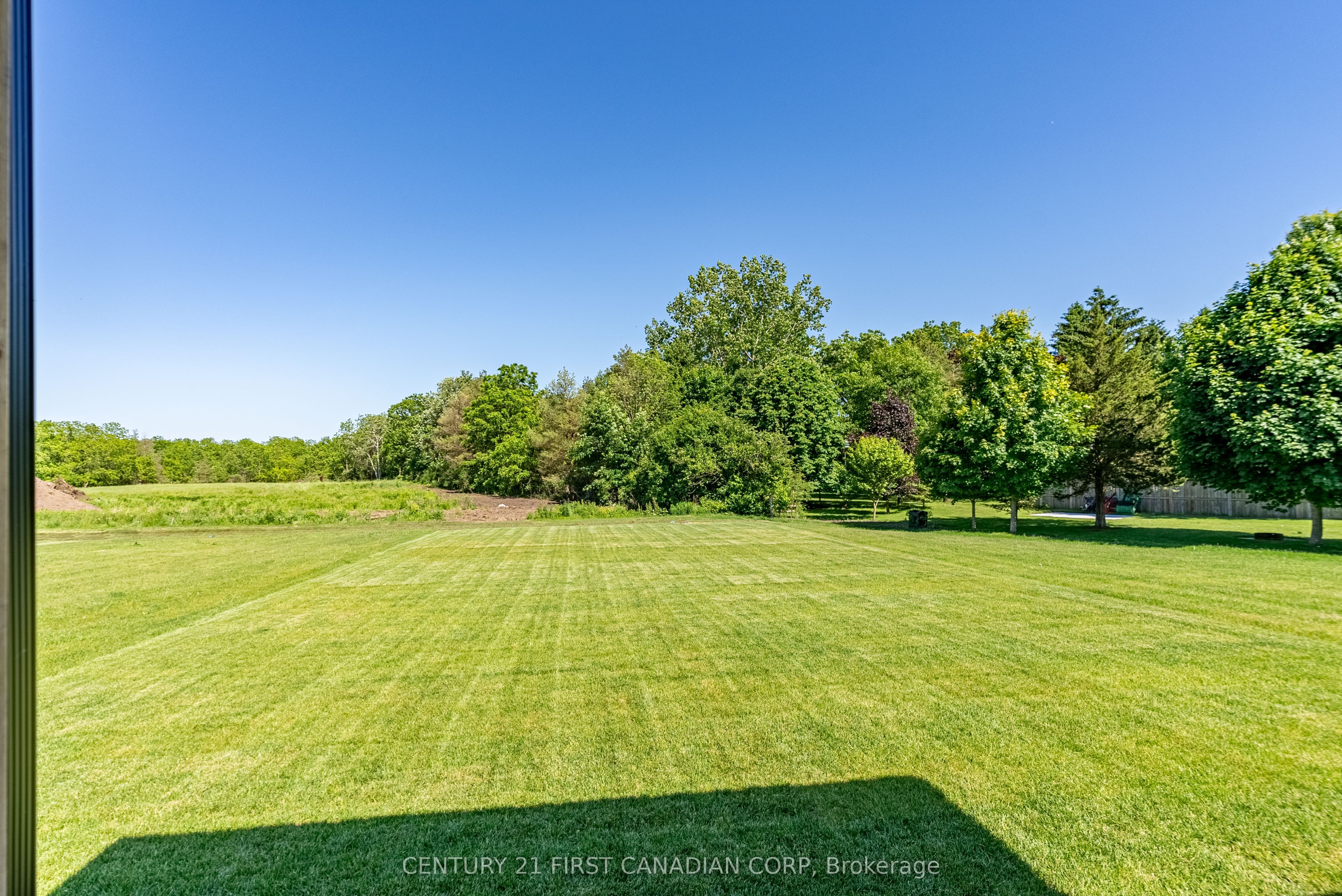 90 Queen Street Property Photo 46