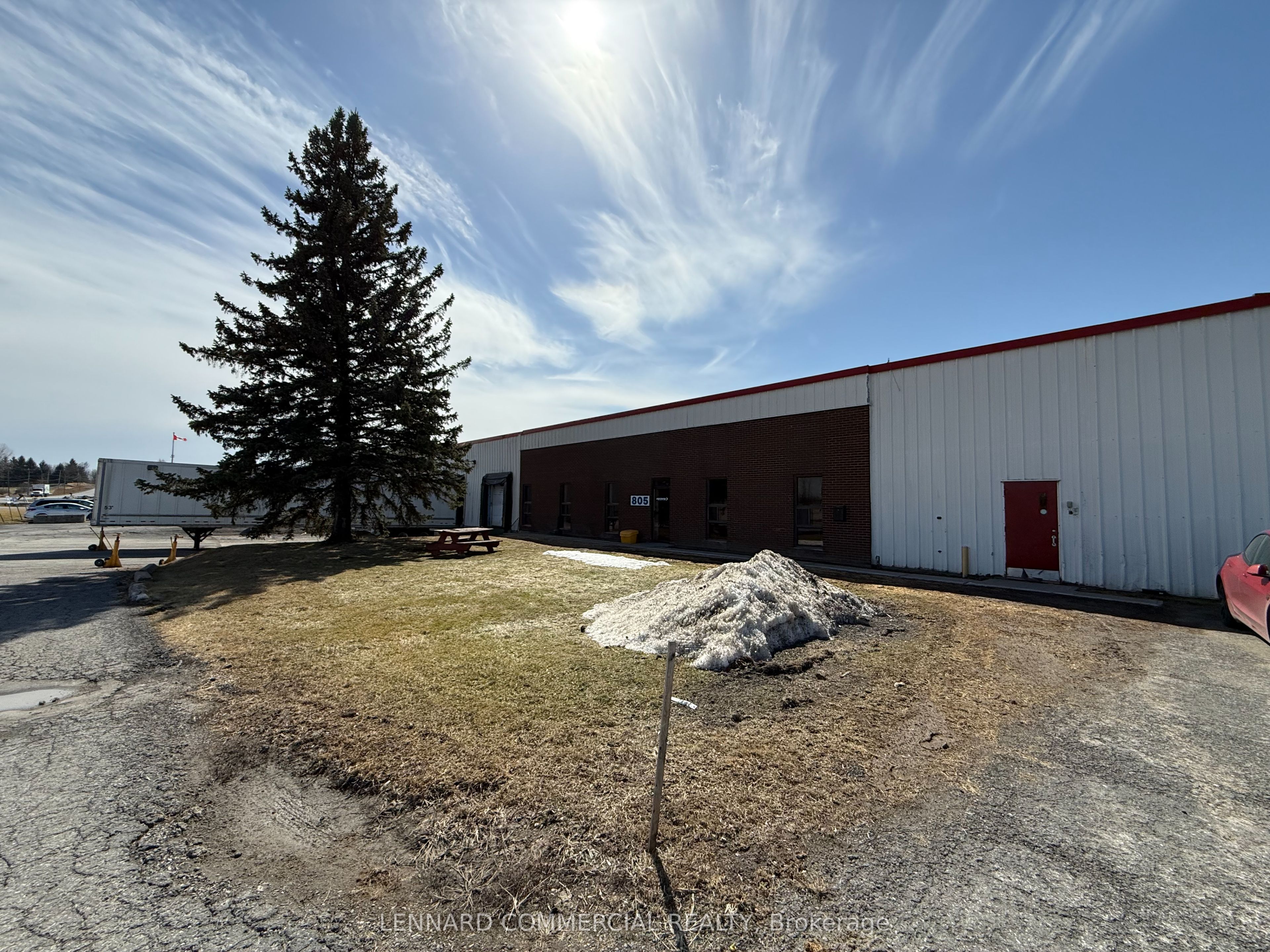 805 Boundary Rd Property Photo