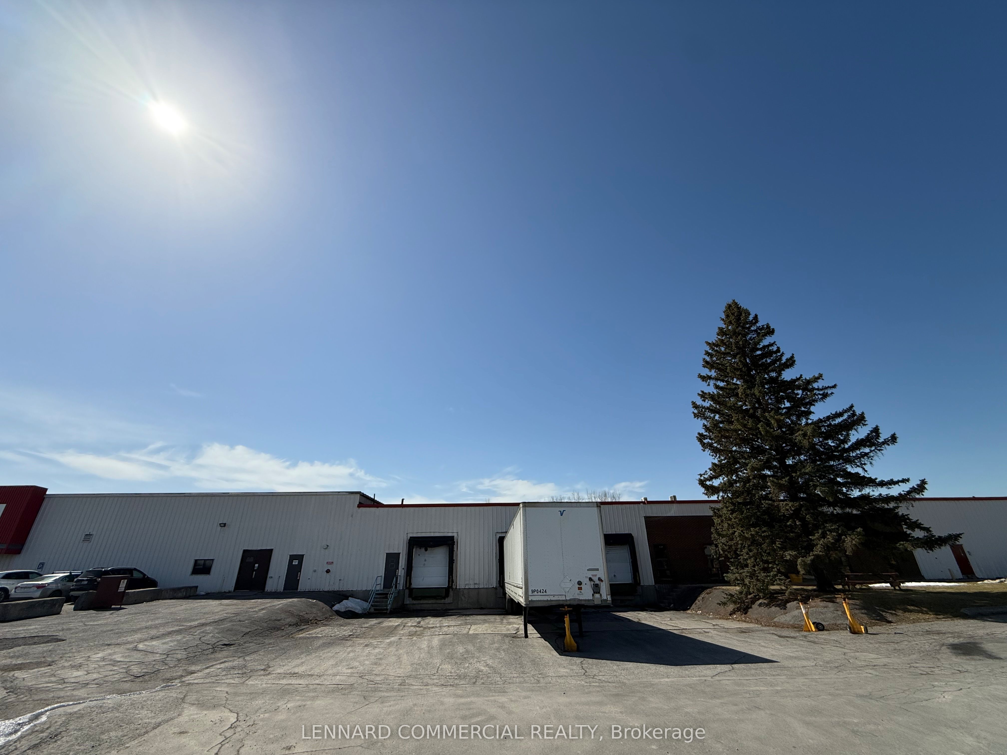 805 Boundary Road Property Photo 2