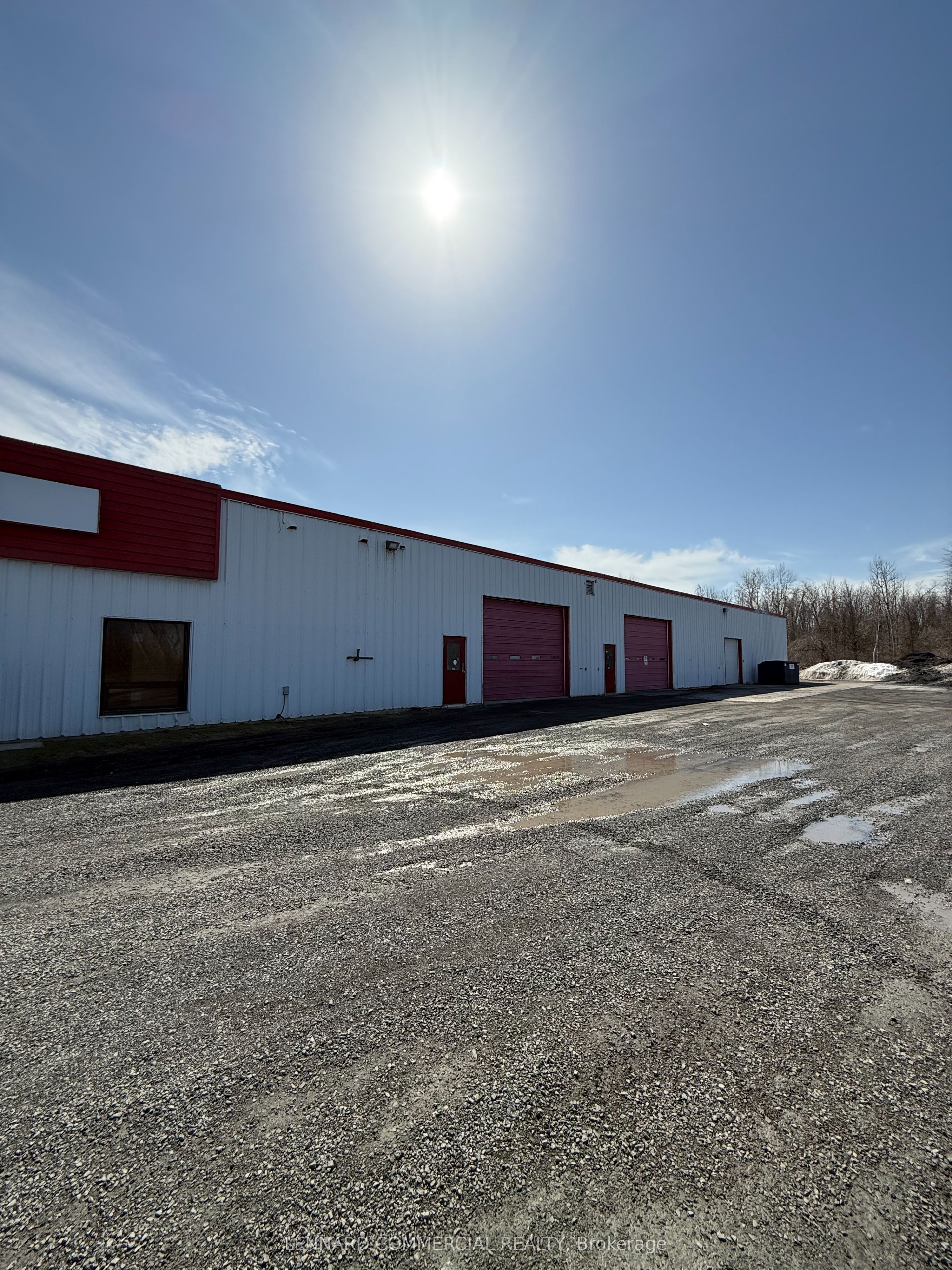 805 Boundary Road Property Photo 3