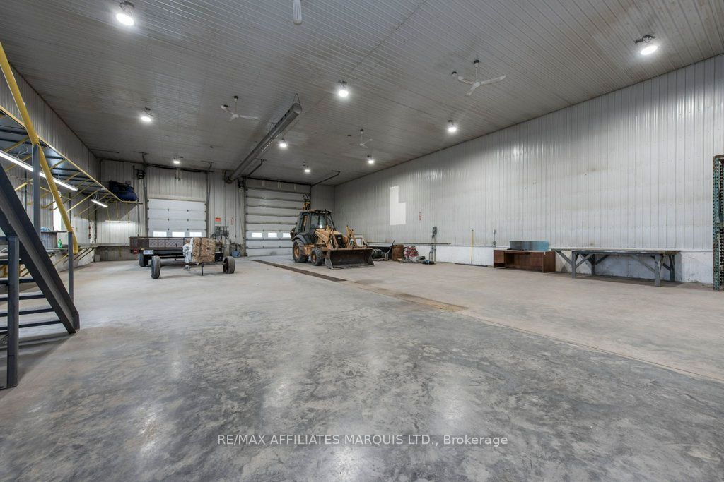 18613 Dundas Street Property Photo 16