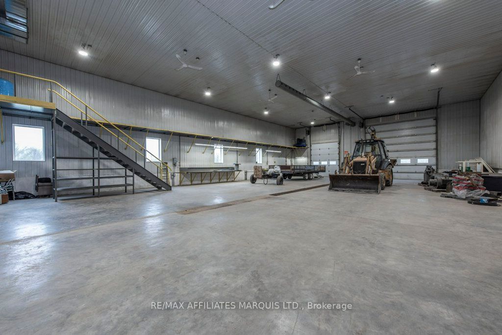 18613 Dundas Street Property Photo 17