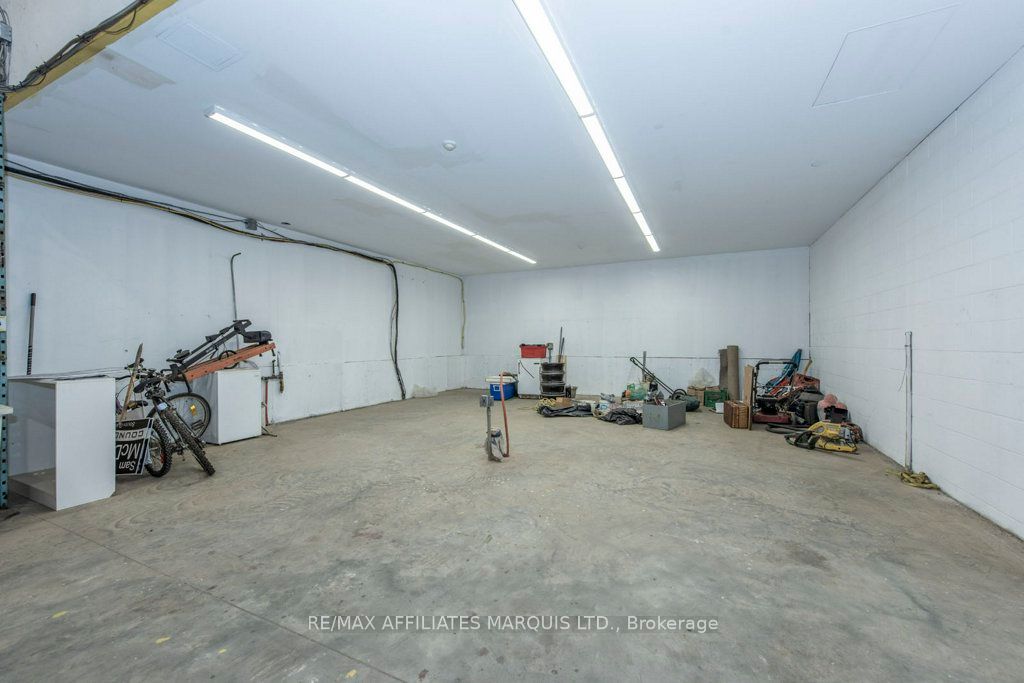 18613 Dundas Street Property Photo 18