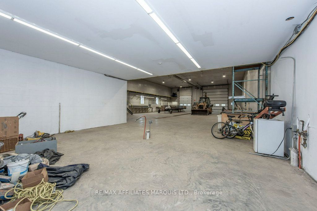 18613 Dundas Street Property Photo 19