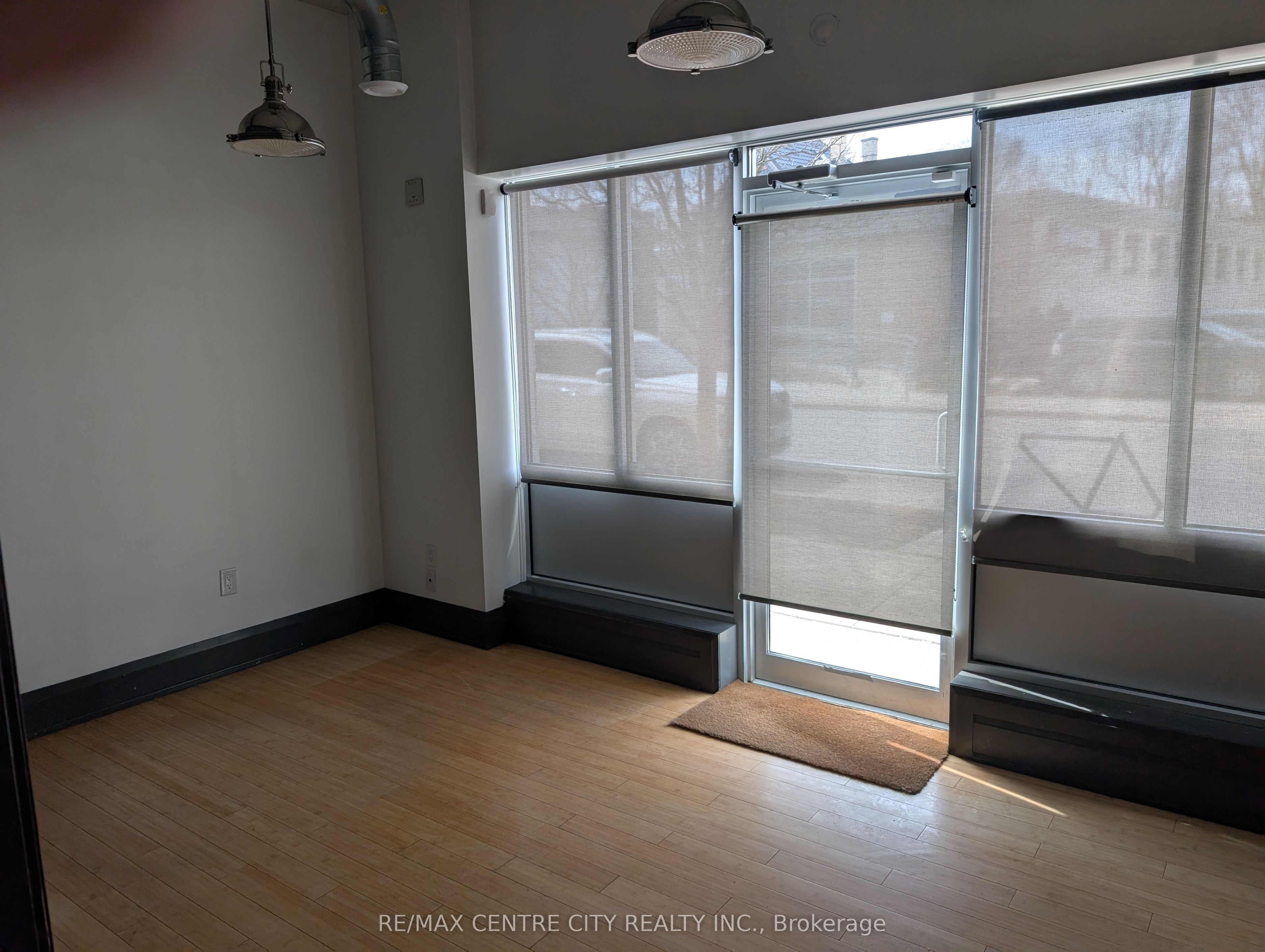 #2 - 162 Wortley Road Property Photo 9