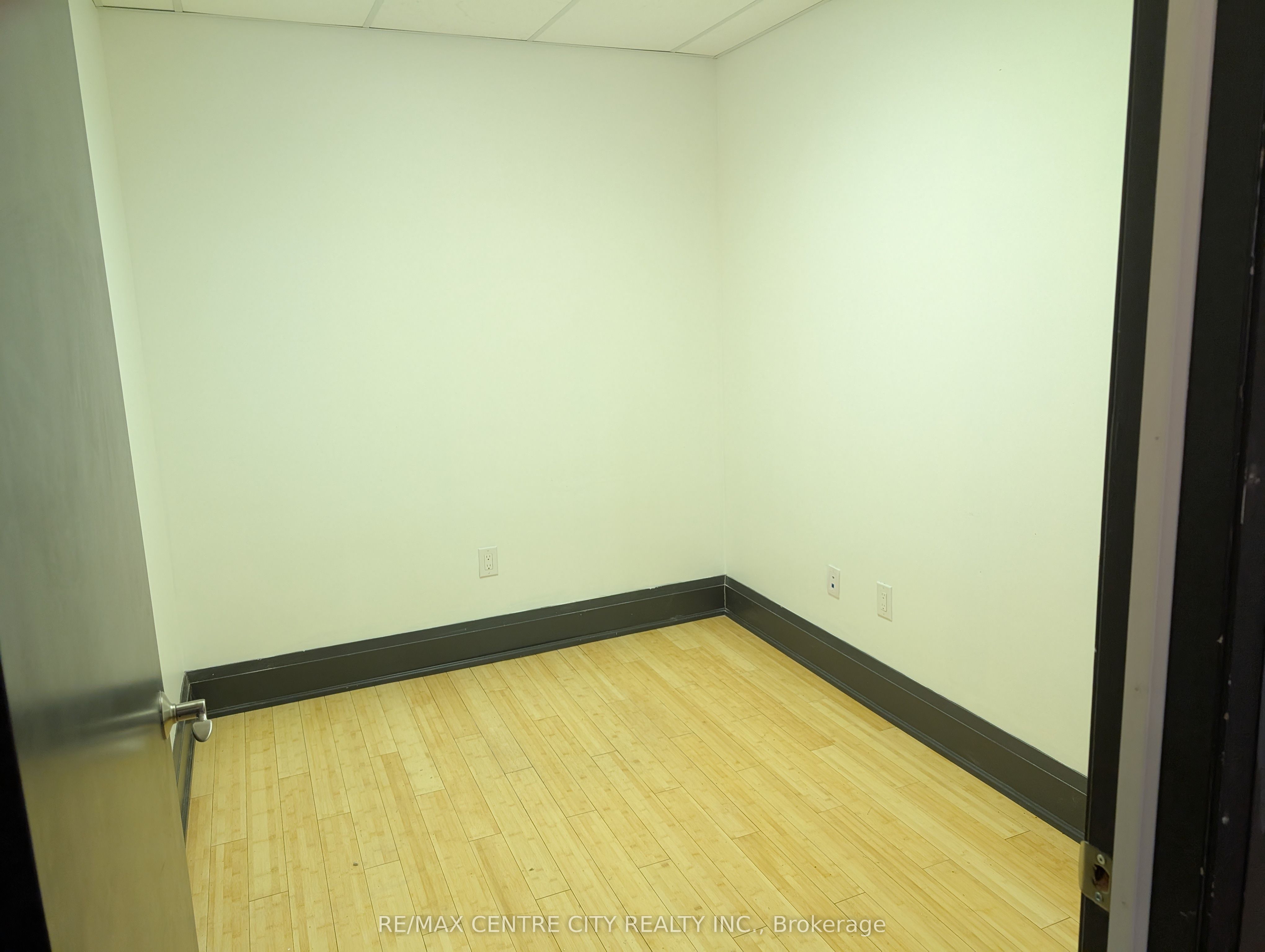 #2 - 162 Wortley Road Property Photo 11