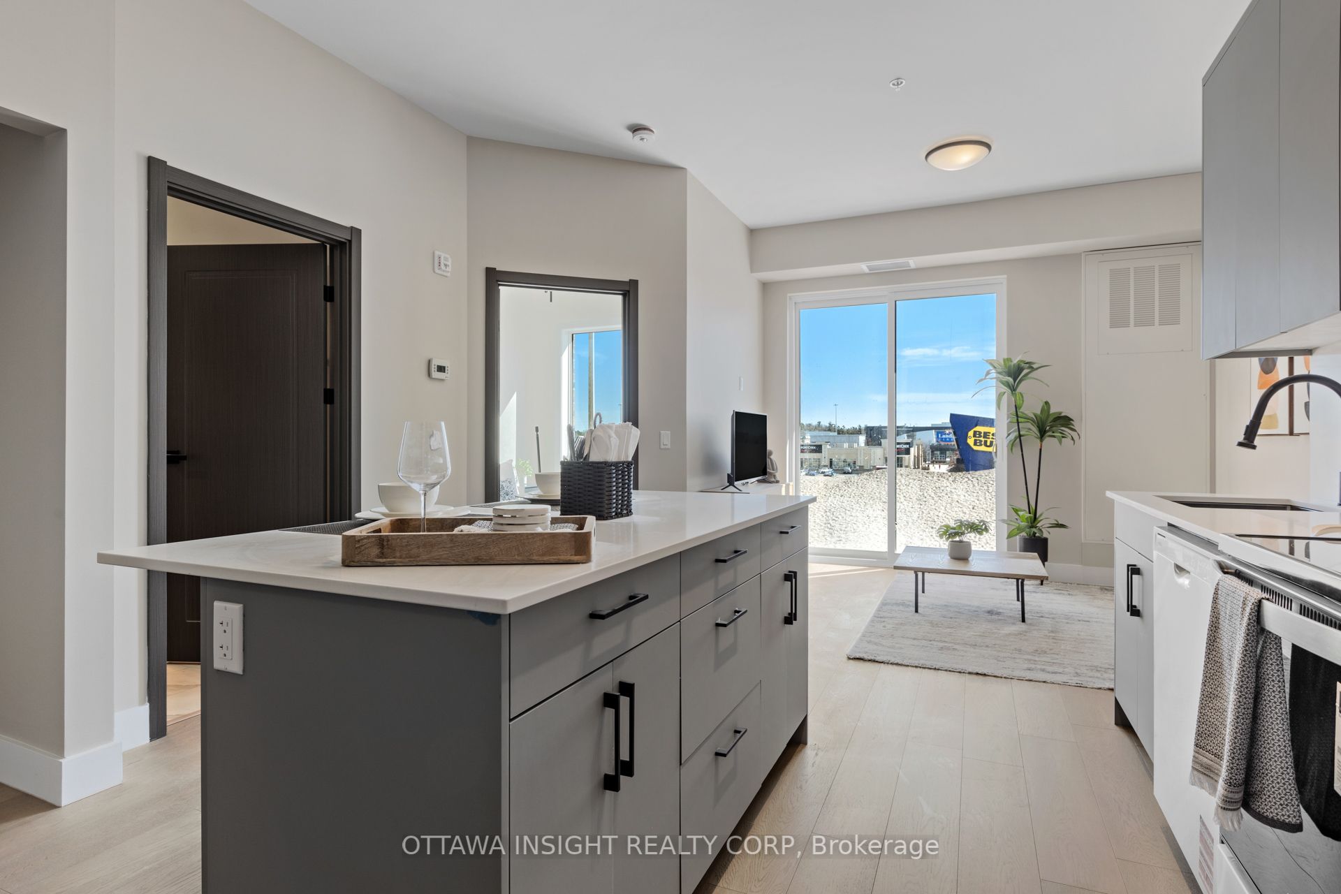 180 Kanata Avenue 2bai Property Photo 2