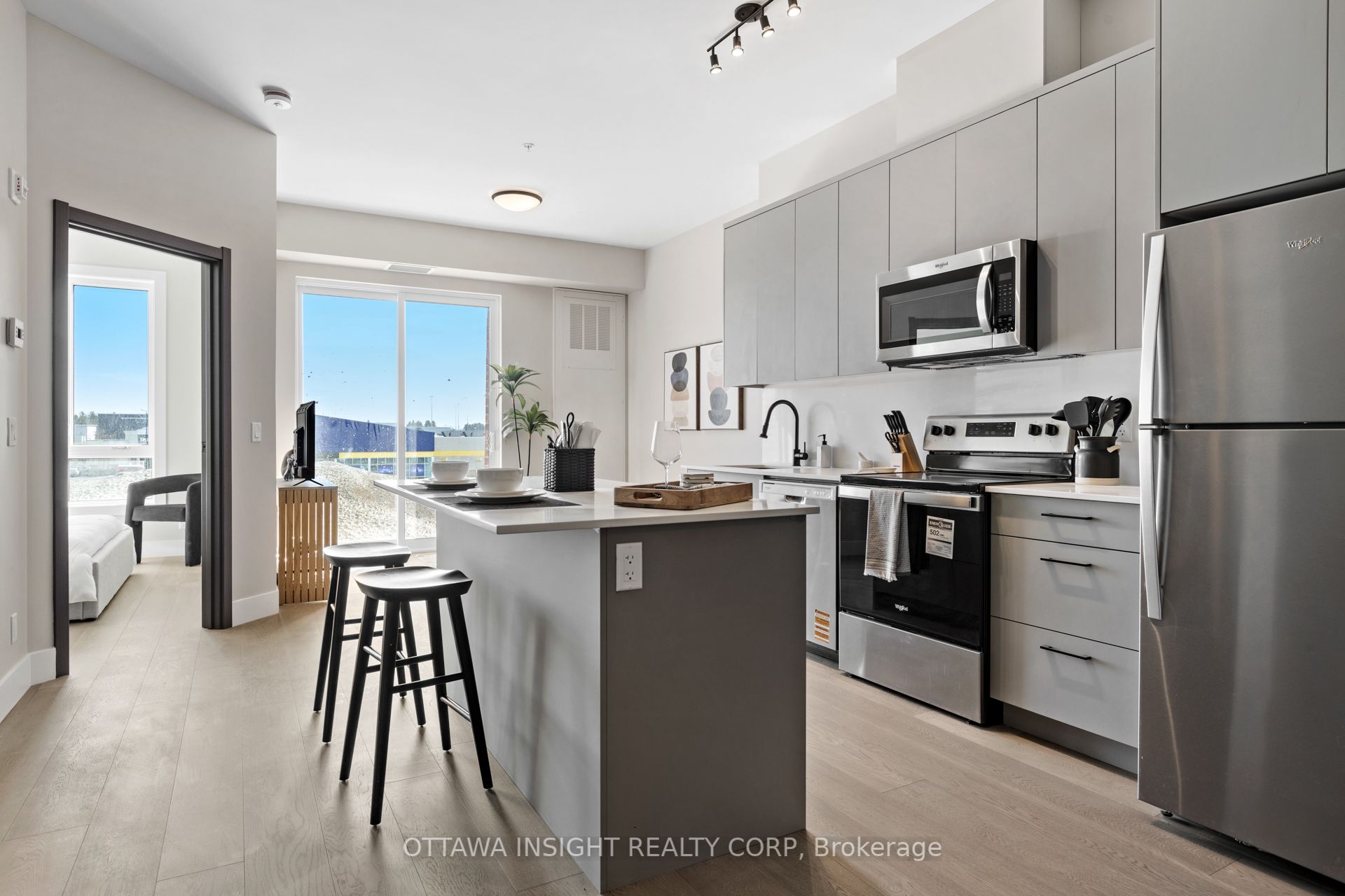 180 Kanata Avenue 2bai Property Photo 3