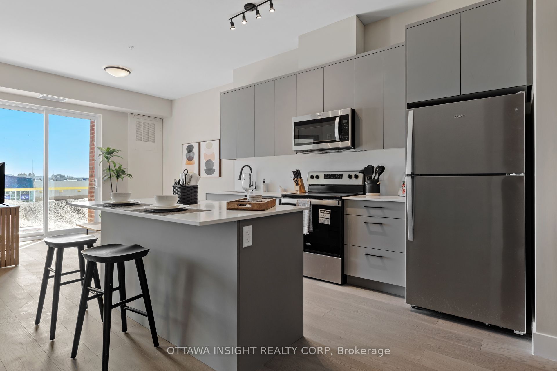 180 Kanata Avenue 2bai Property Photo 4