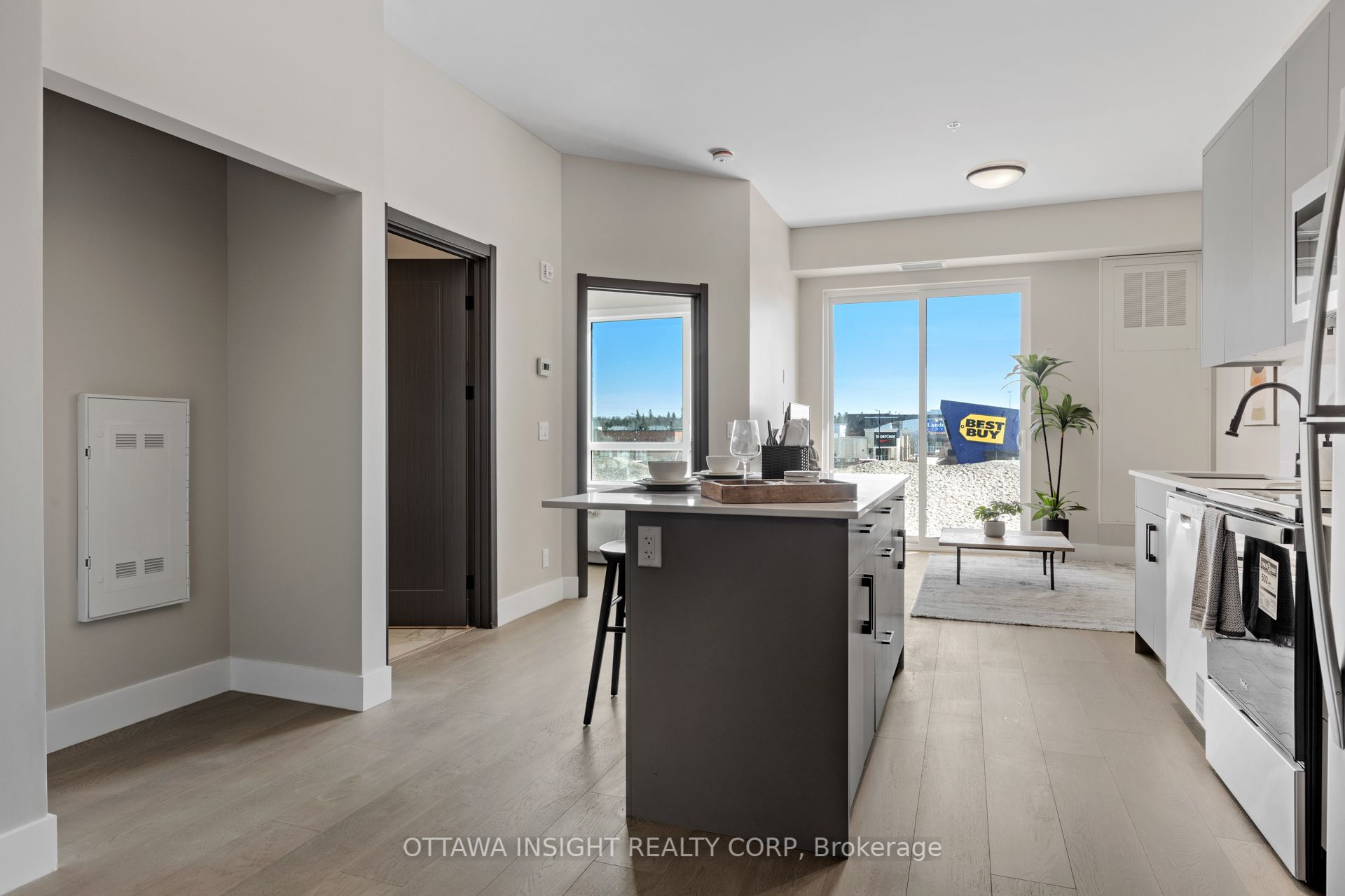 180 Kanata Avenue 2bai Property Photo 5