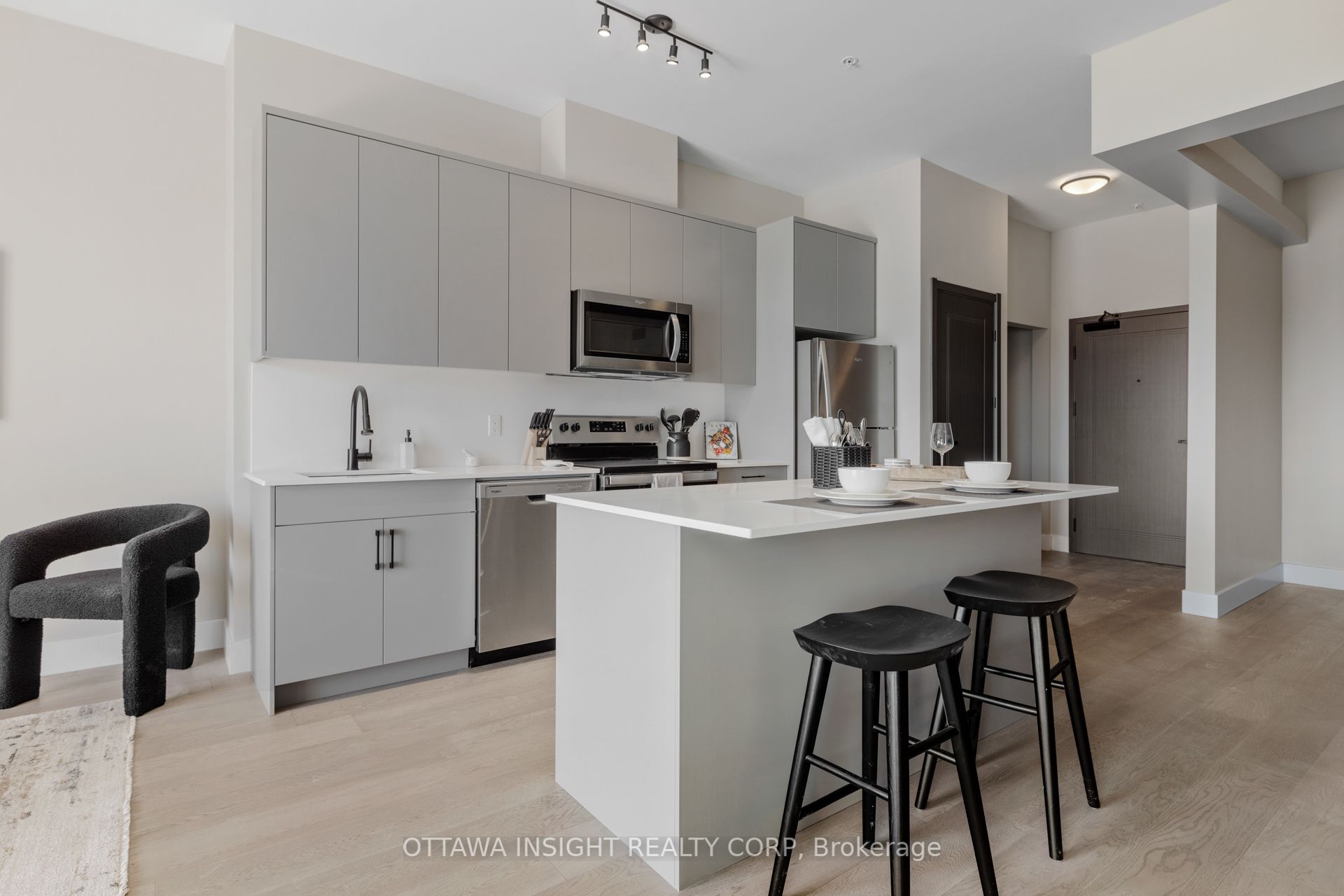 180 Kanata Avenue 2bai Property Photo 6