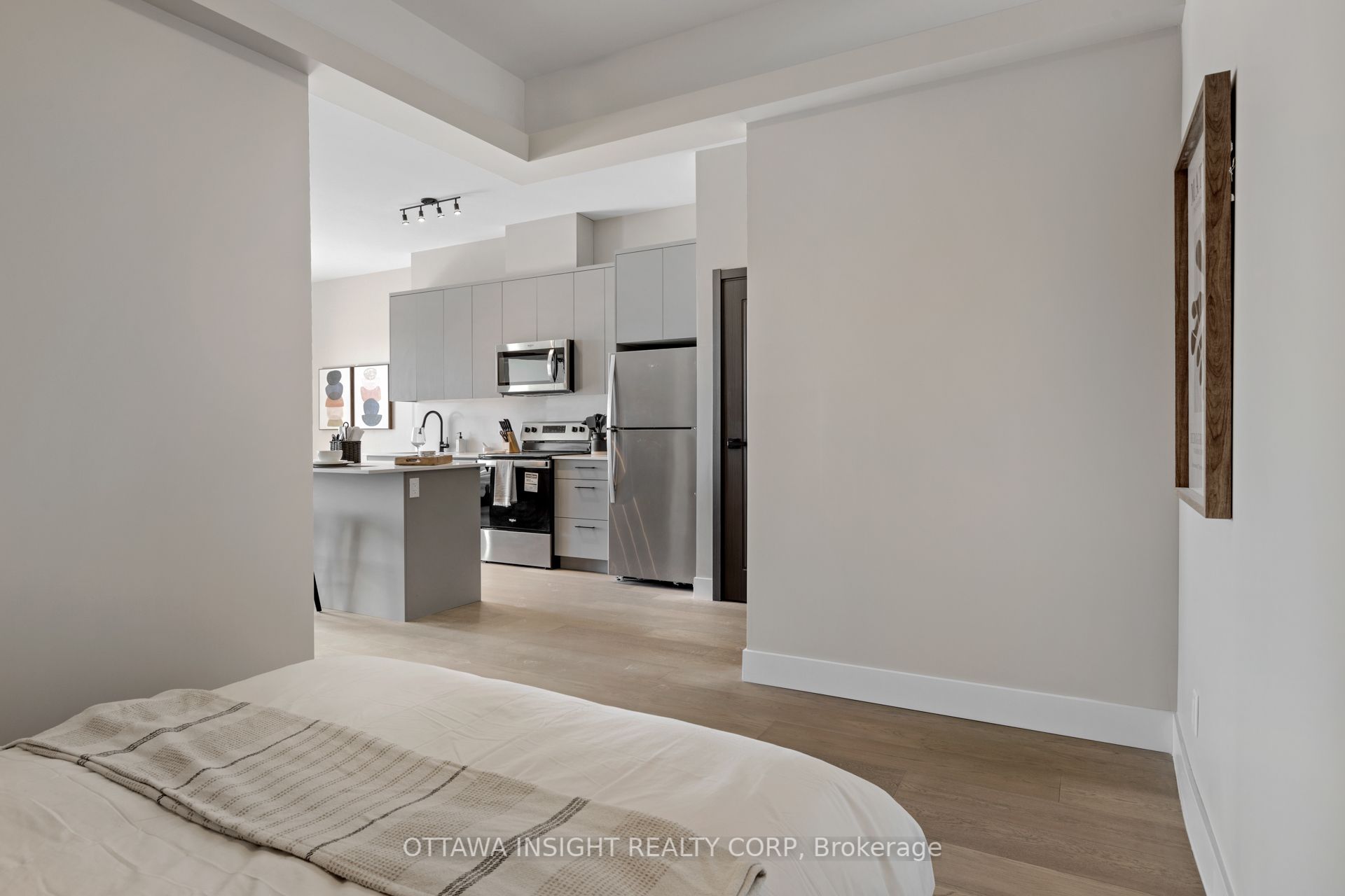 180 Kanata Avenue 2bai Property Photo 9