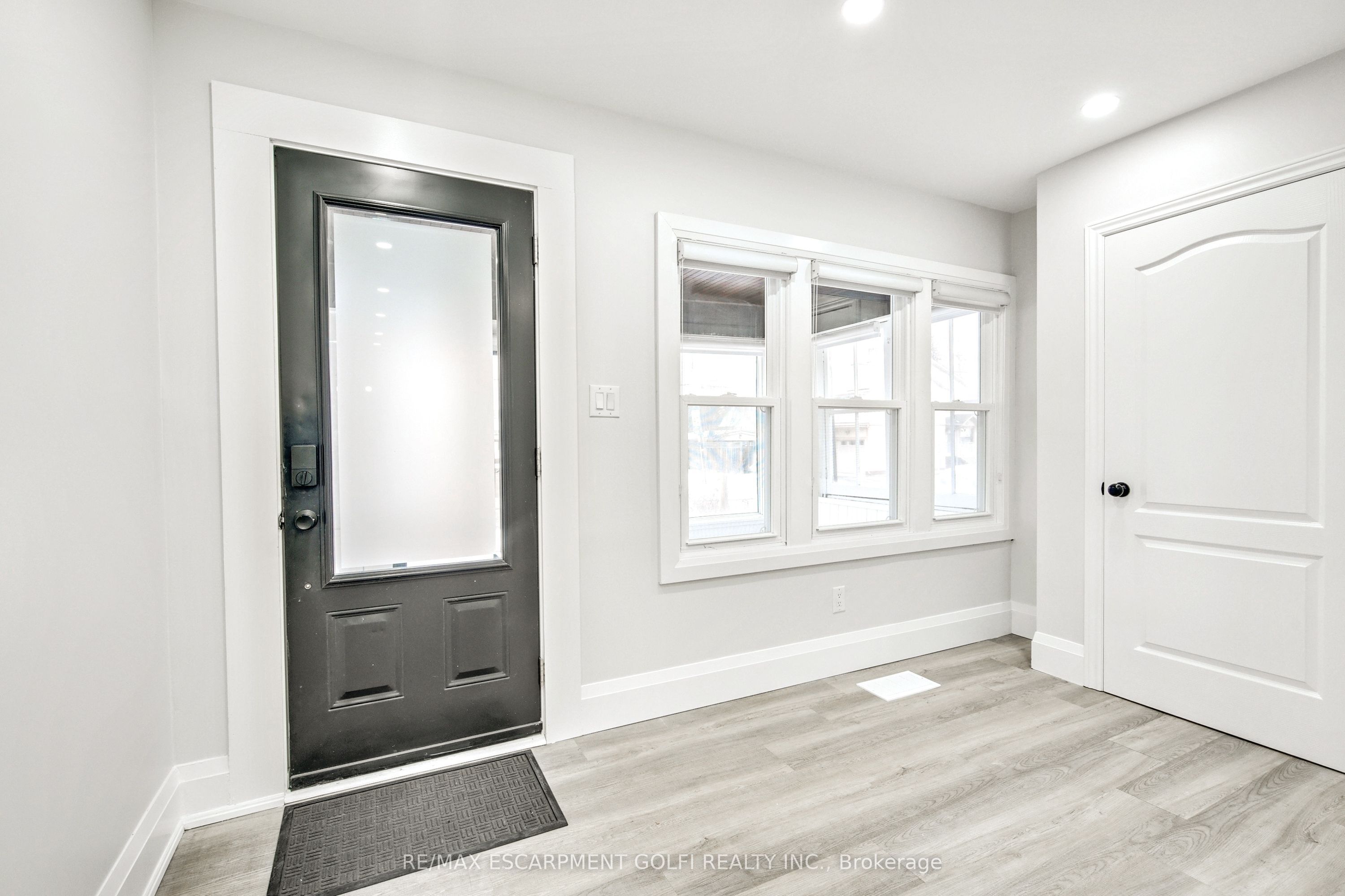 3 Wardrope Avenue Property Photo 6