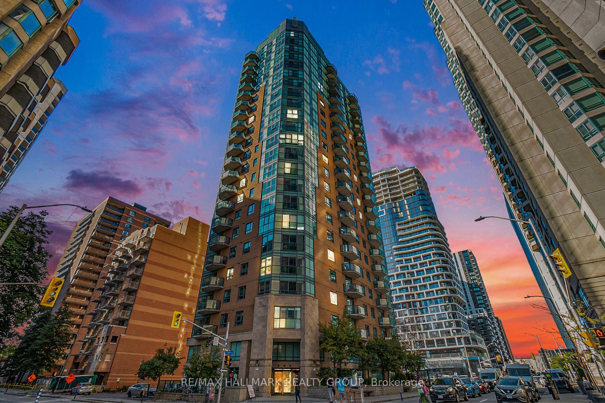 445 Laurier Ave W Property Photo