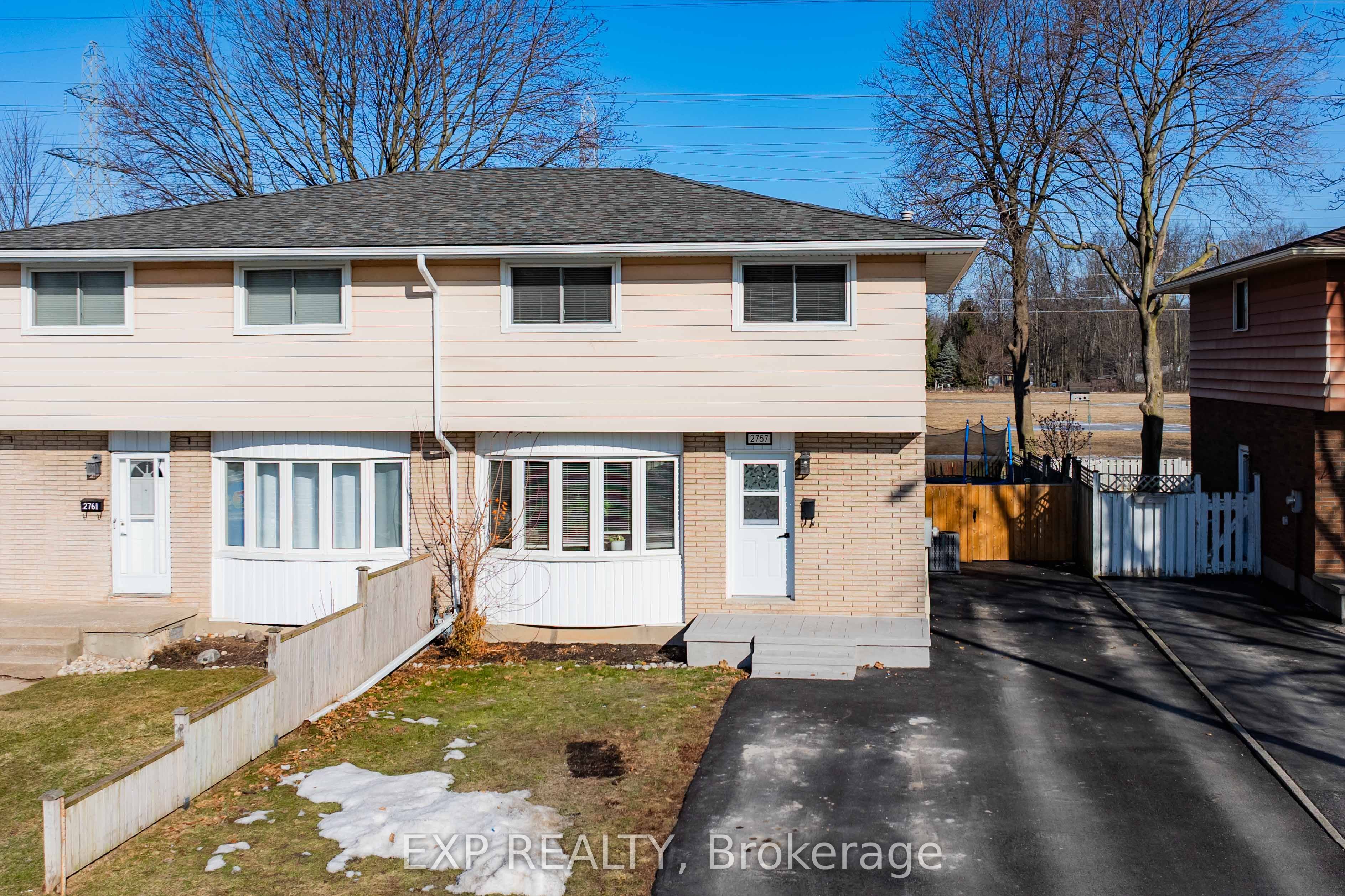 2757 Wedgewood Crescent Property Photo