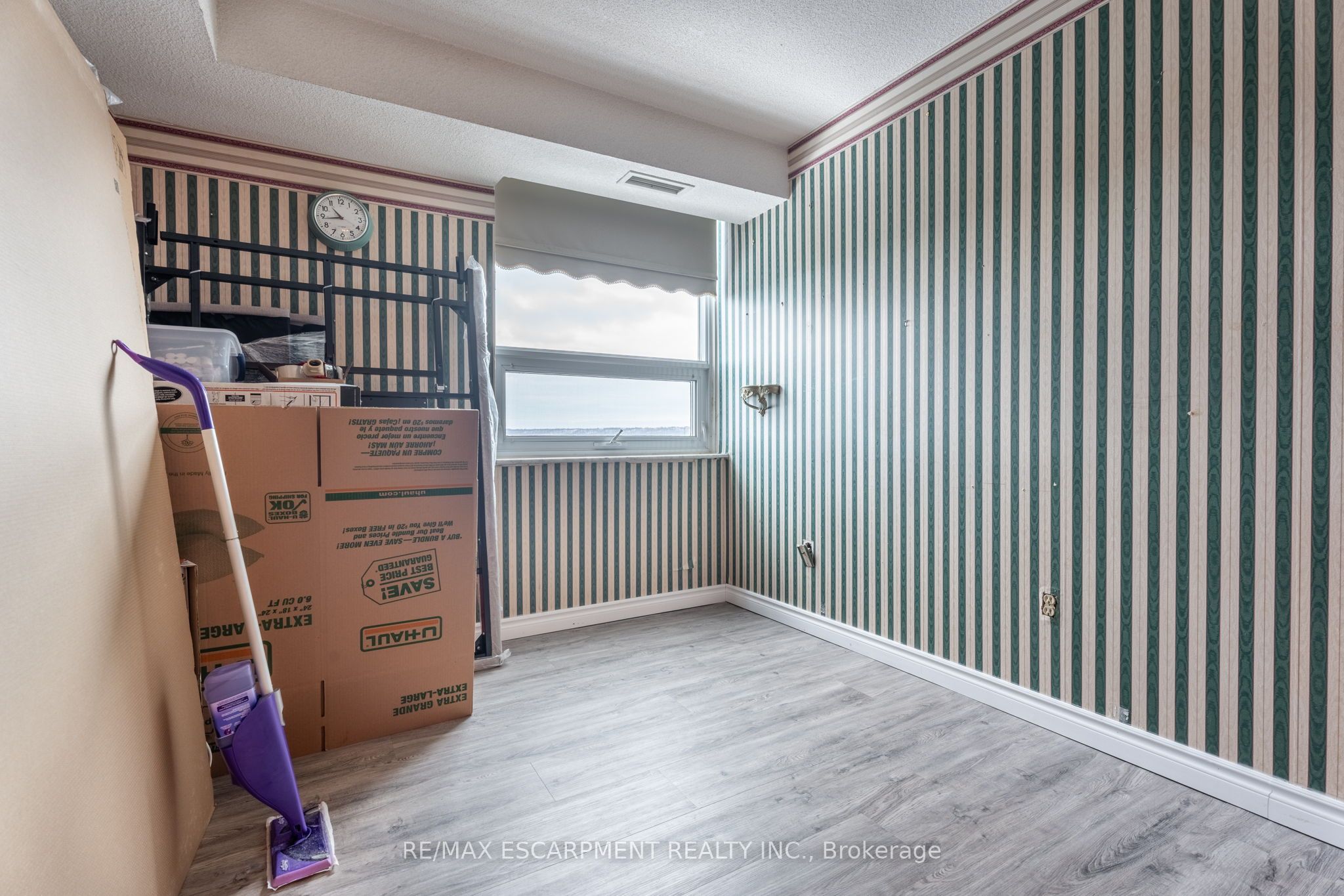 #1206 - 500 Green Road Property Photo 13