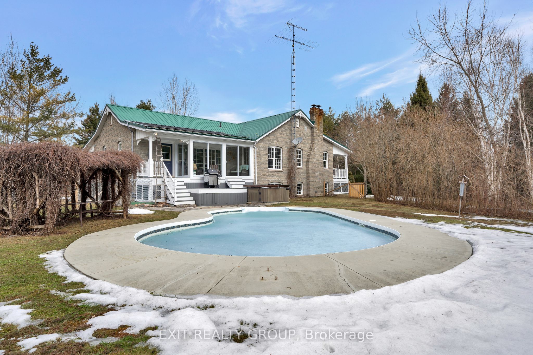 2 Mcmurray Road Property Photo