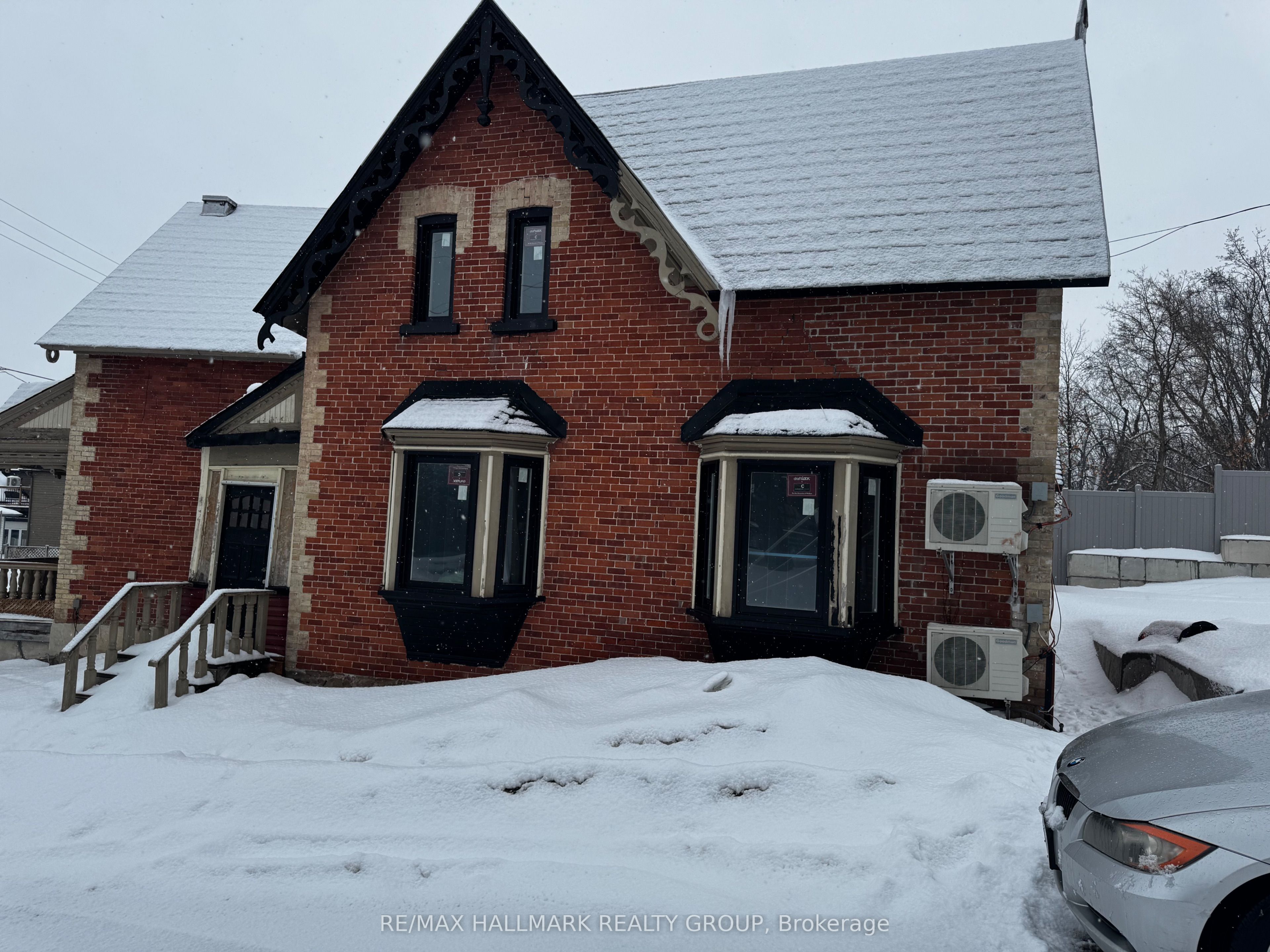5561 Manotick Main Street Property Photo 1