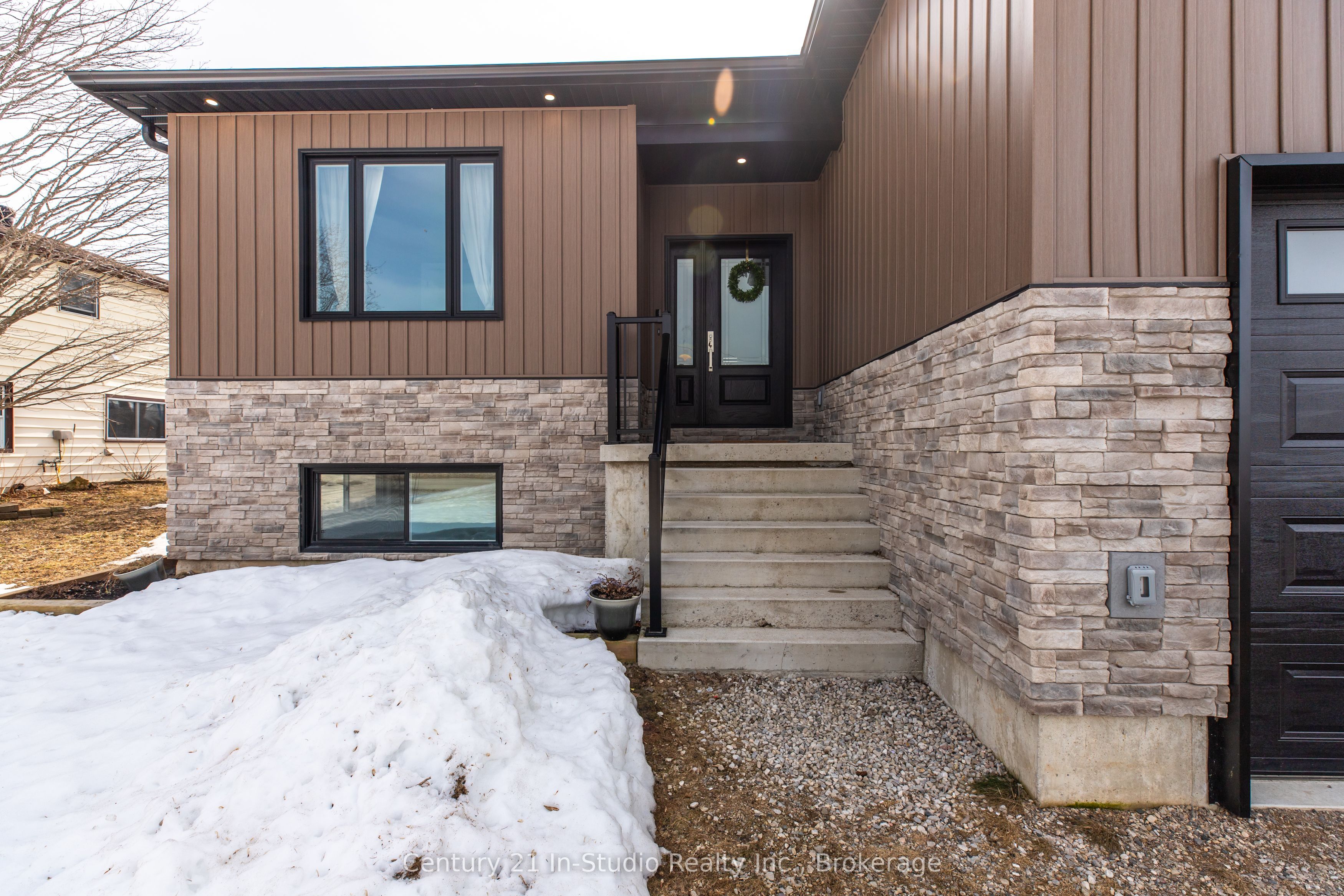 Paisley Real Estate Listings Main Image